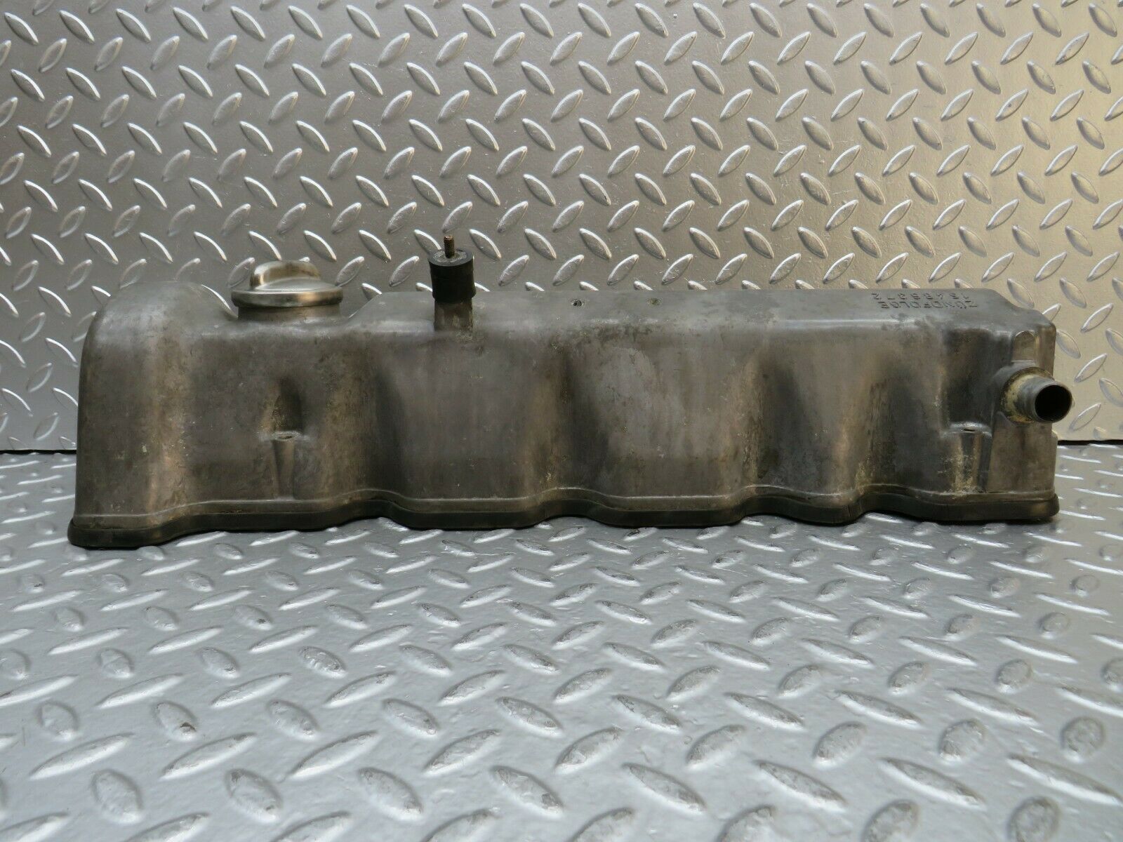 22817 Mercedes-Benz C107 450SLC Cylinder Head Valve Cover Right 1160163305