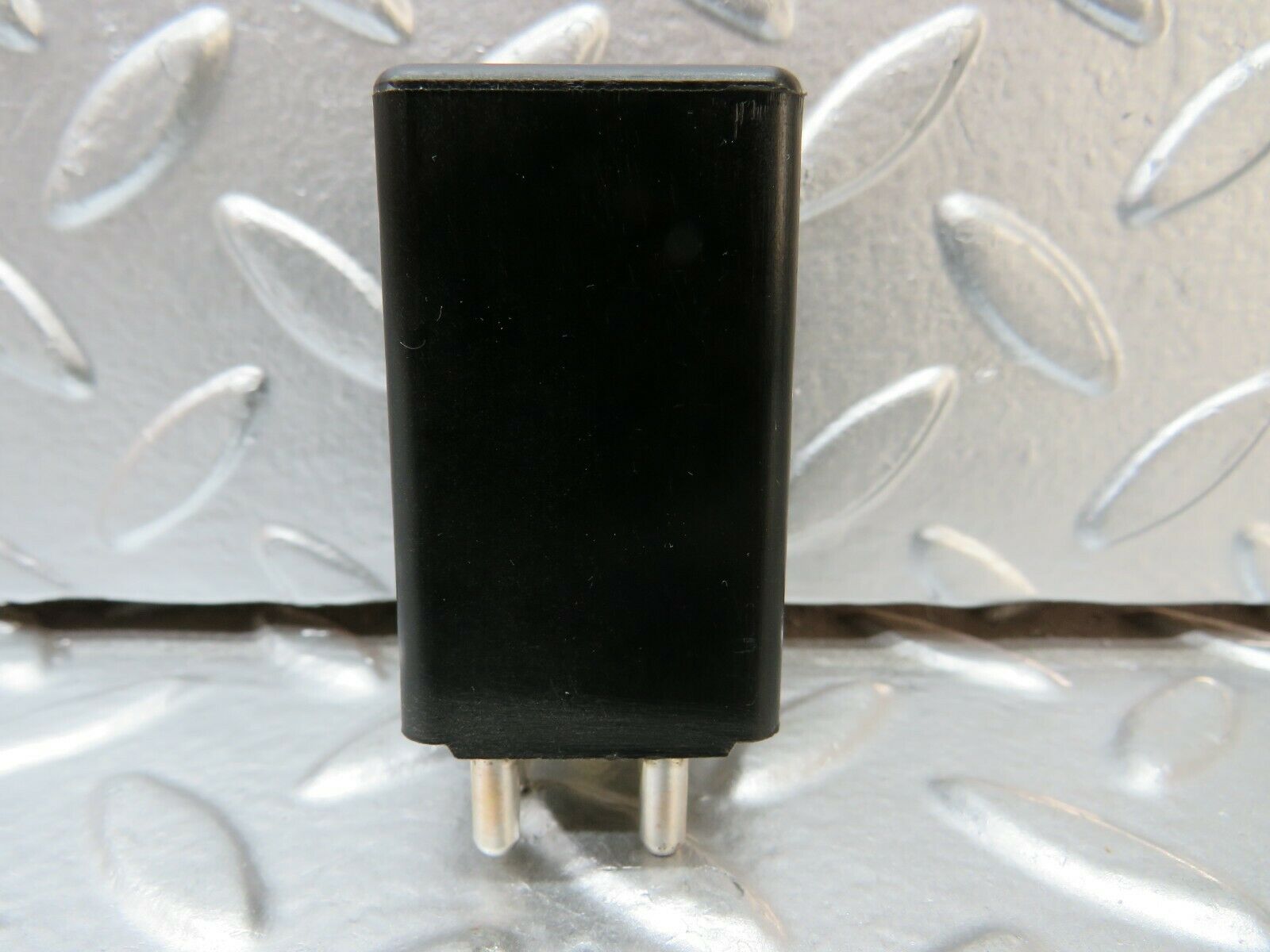 23982 Mercedes-Benz W123 280E Intermittent Wiper Relay 0008210863