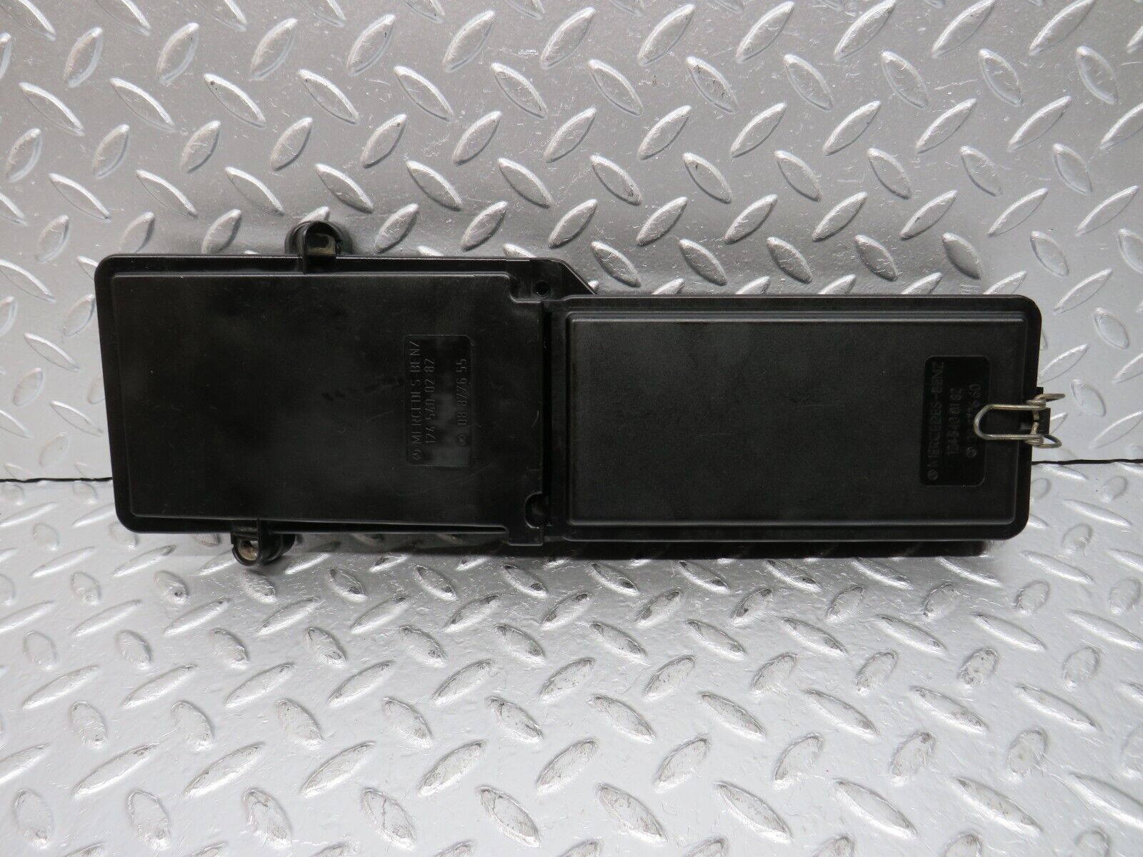 32363 Mercedes-Benz S124 300TE Wagon Fuse Box Lid Cover 1245400282 1245400182