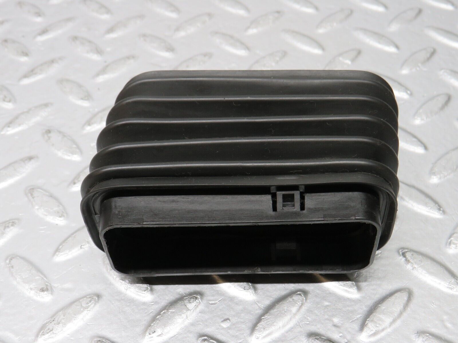 33456 Mercedes-Benz W202 C180 Front Door Wire Protector Rubber 2028210097
