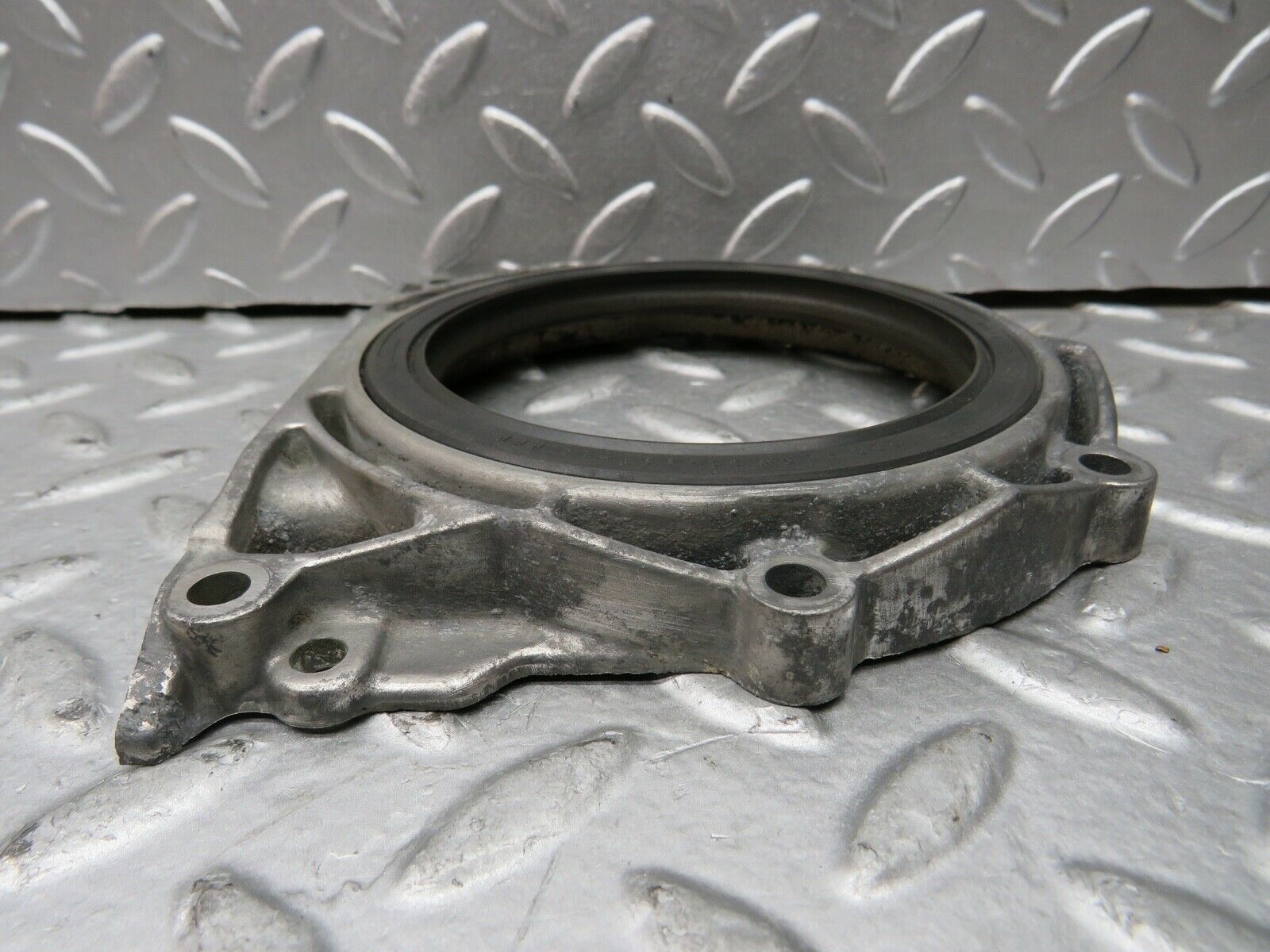 21729 Mercedes-Benz W126 300SE Crankshaft Rear Sealing Cover 6010110108