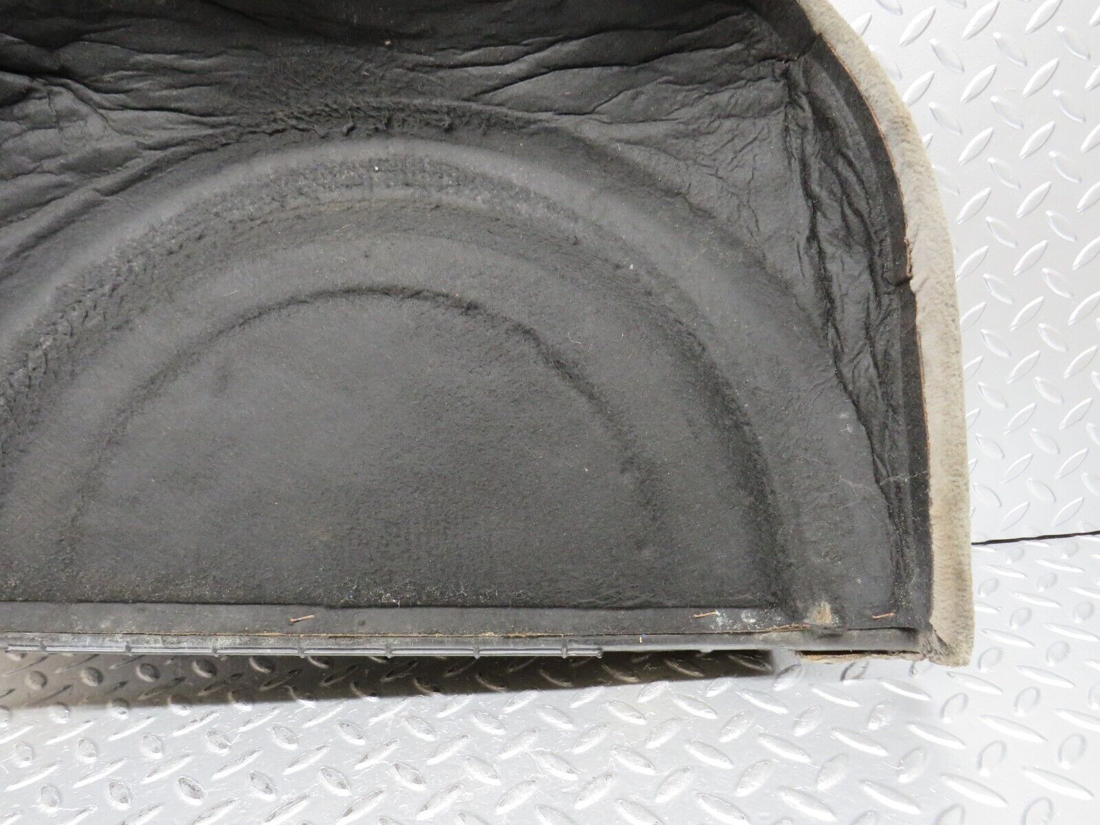 31189 Mercedes-Benz S124 220TE Wagon Trunk Side Panel Cover Left Grey