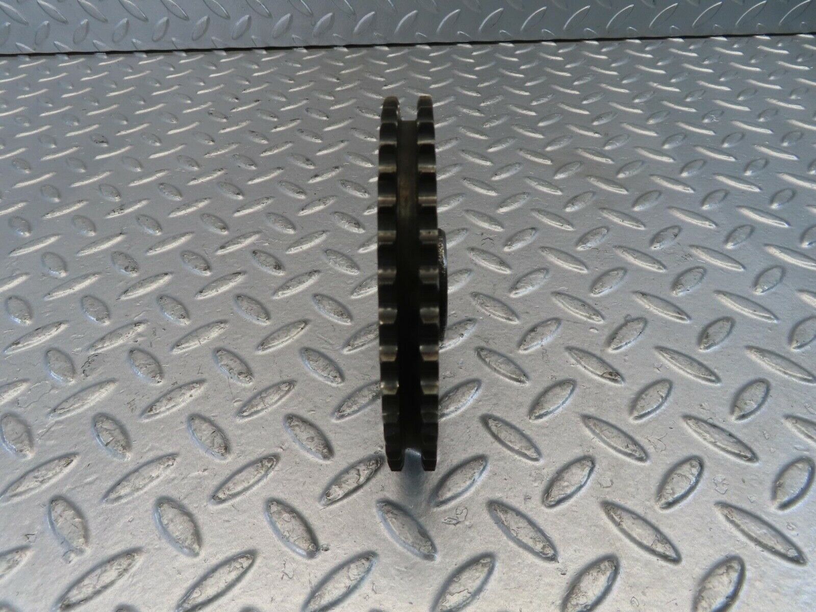 10980 Mercedes-Benz W115 220D Camshaft Timing Gear1210520201