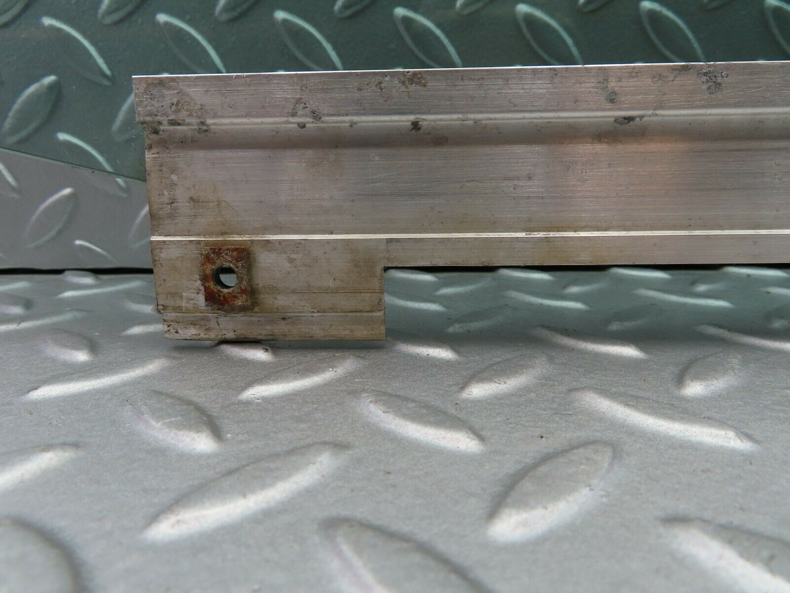 6314 Mercedes-Benz W126 380SE Front Left Door Window Glass