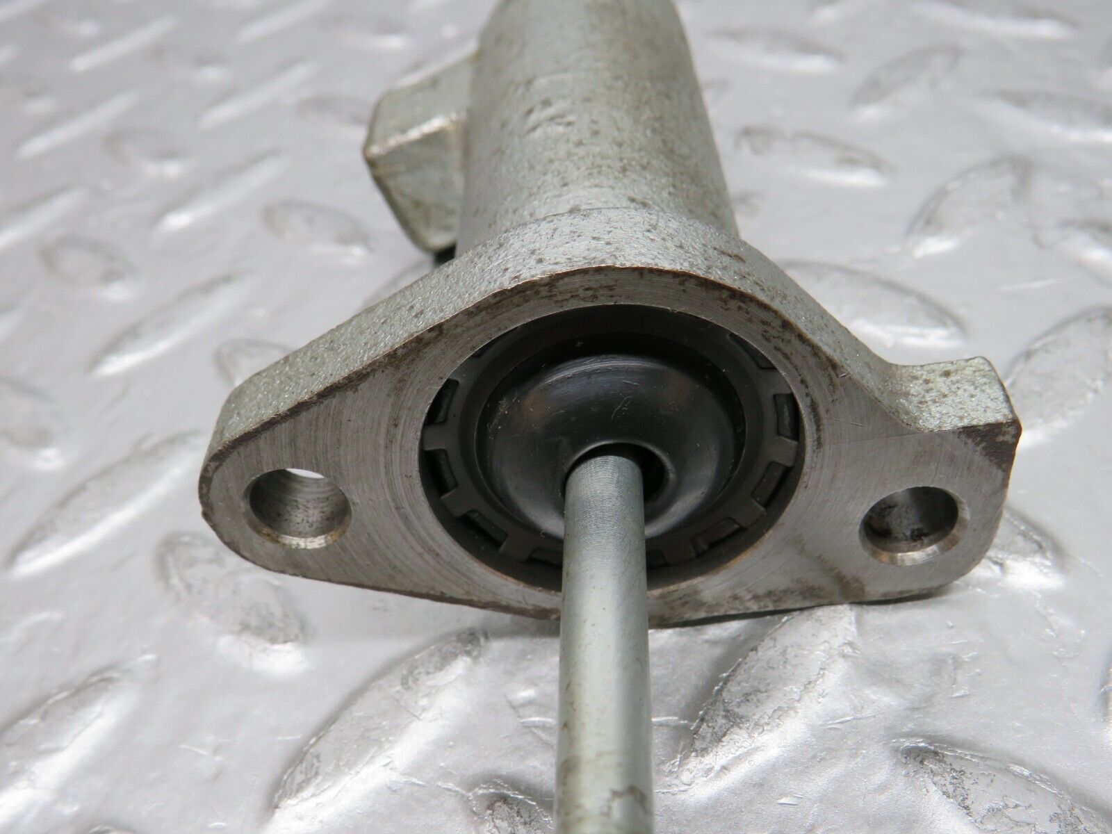 31349 Mercedes-Benz S124 220TE Wagon Clutch Master Cylinder