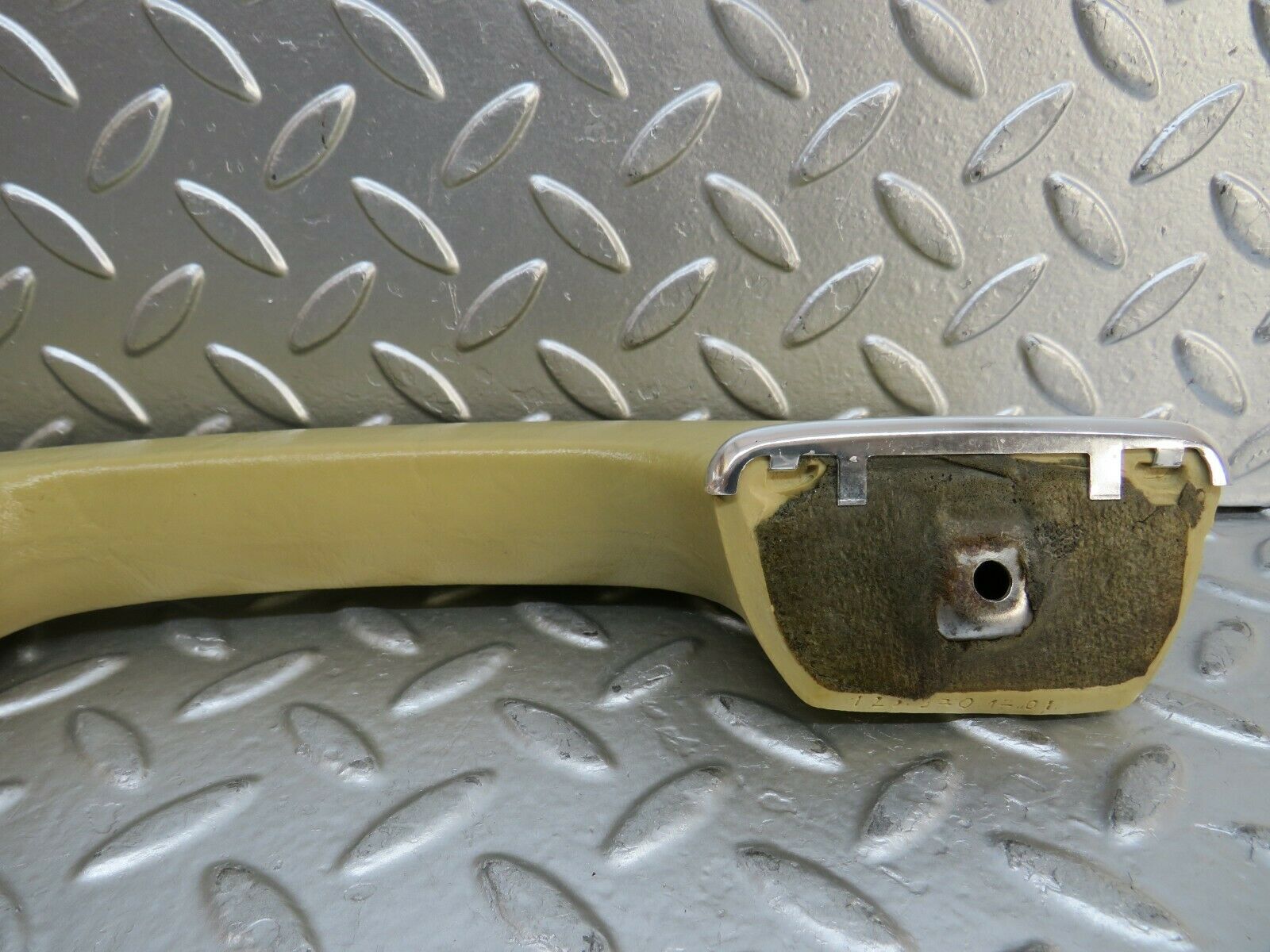 23935 Mercedes-Benz W123 280E Rear Left Interior Door Handle Beige 1239701701