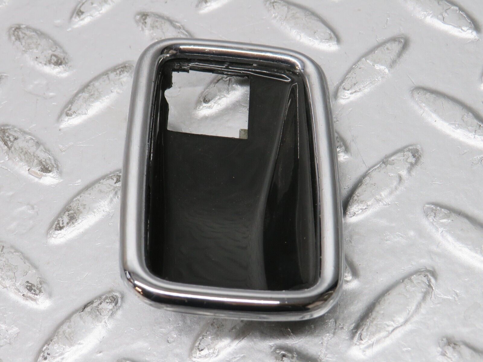 32192 Mercedes-Benz W123 230E Chrome Frame For Door Opener Left 1087660511