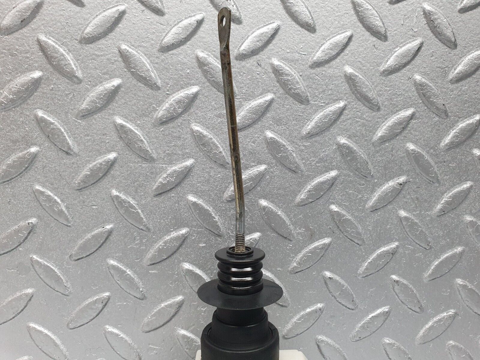 41009 Mercedes-Benz W126 300SE Front Right Door Lock Vacuum Actuator