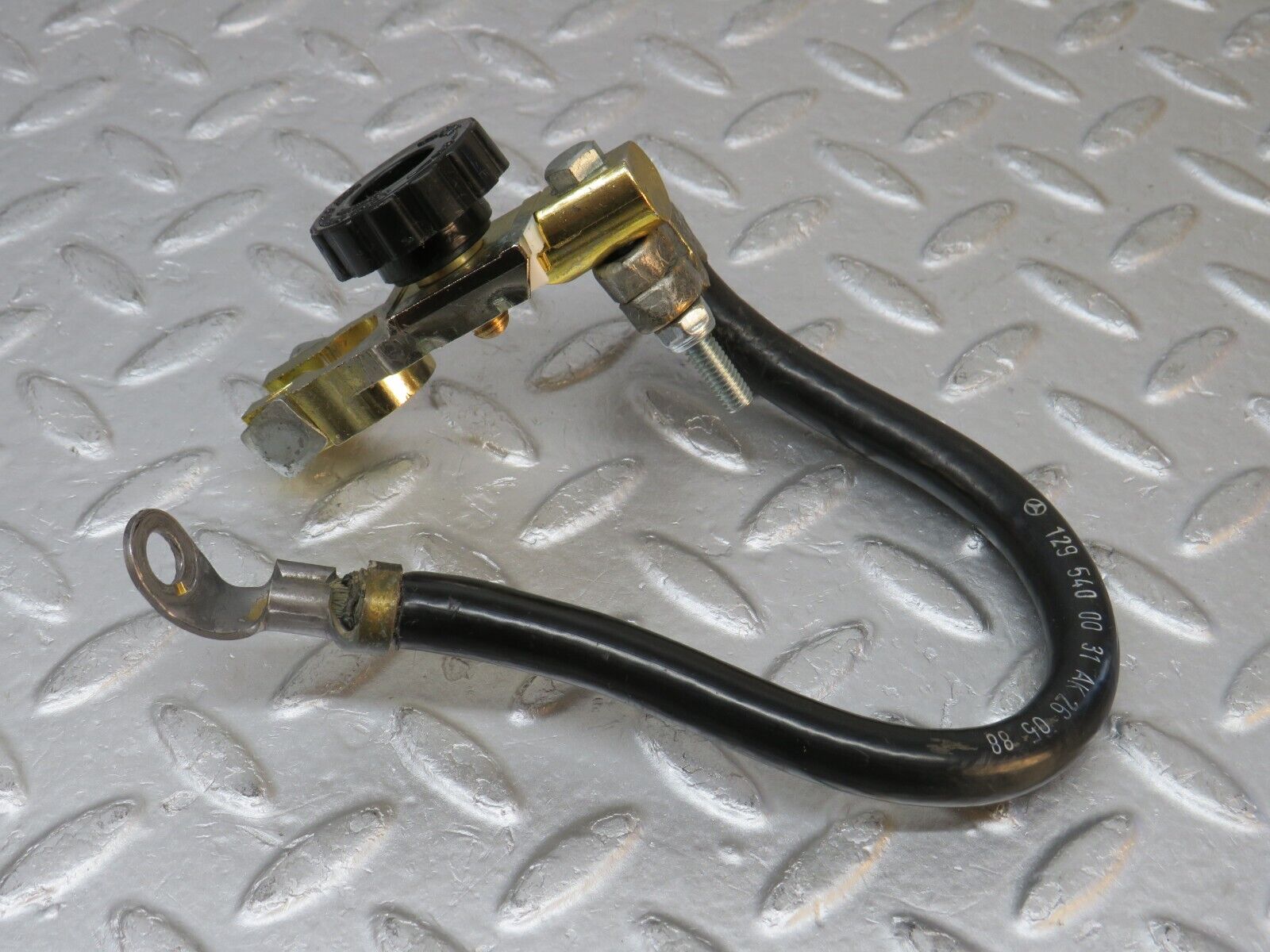 38255 Mercedes-Benz R129 280SL Coupe Battery Negative Cable Connector 1295400031