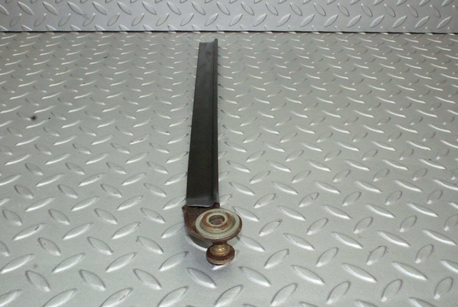 2528 Mercedes-Benz W116 350SE Seat Belt Runner Right