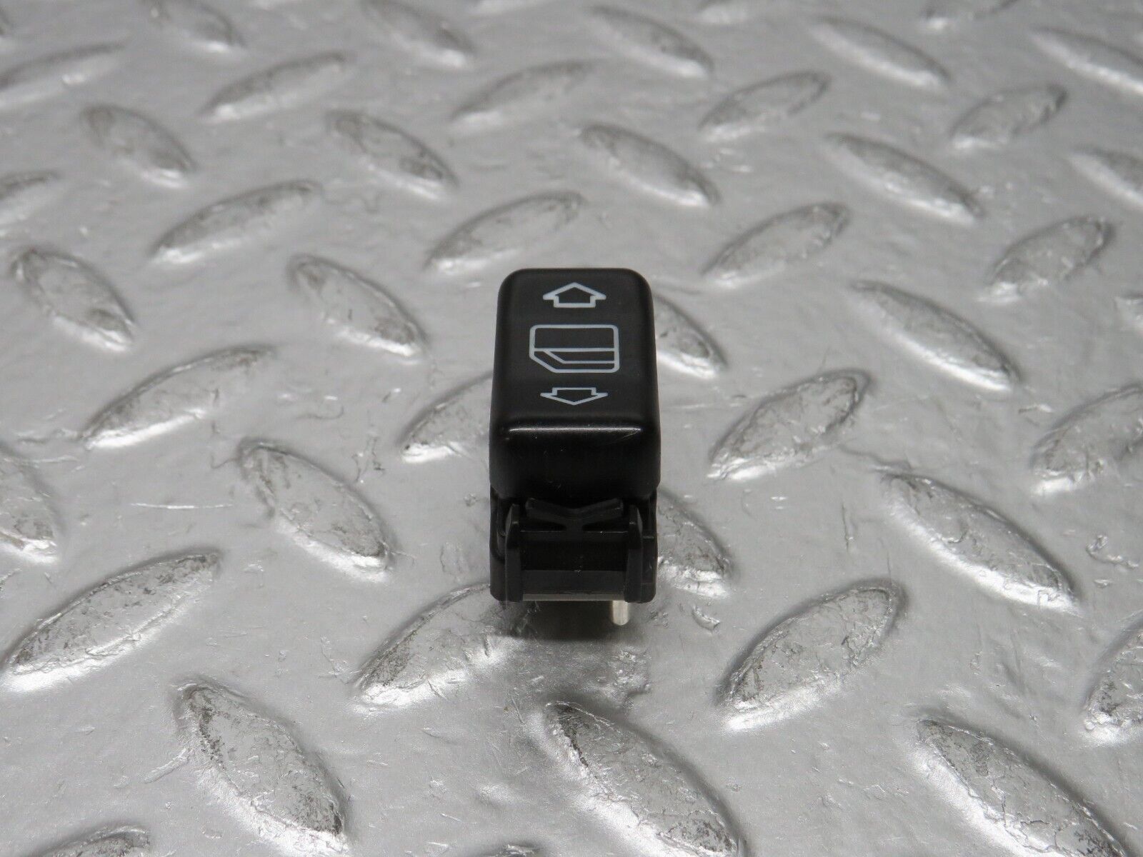 31382 Mercedes-Benz S124 220TE Electric Window Switch Right Side 1248209410