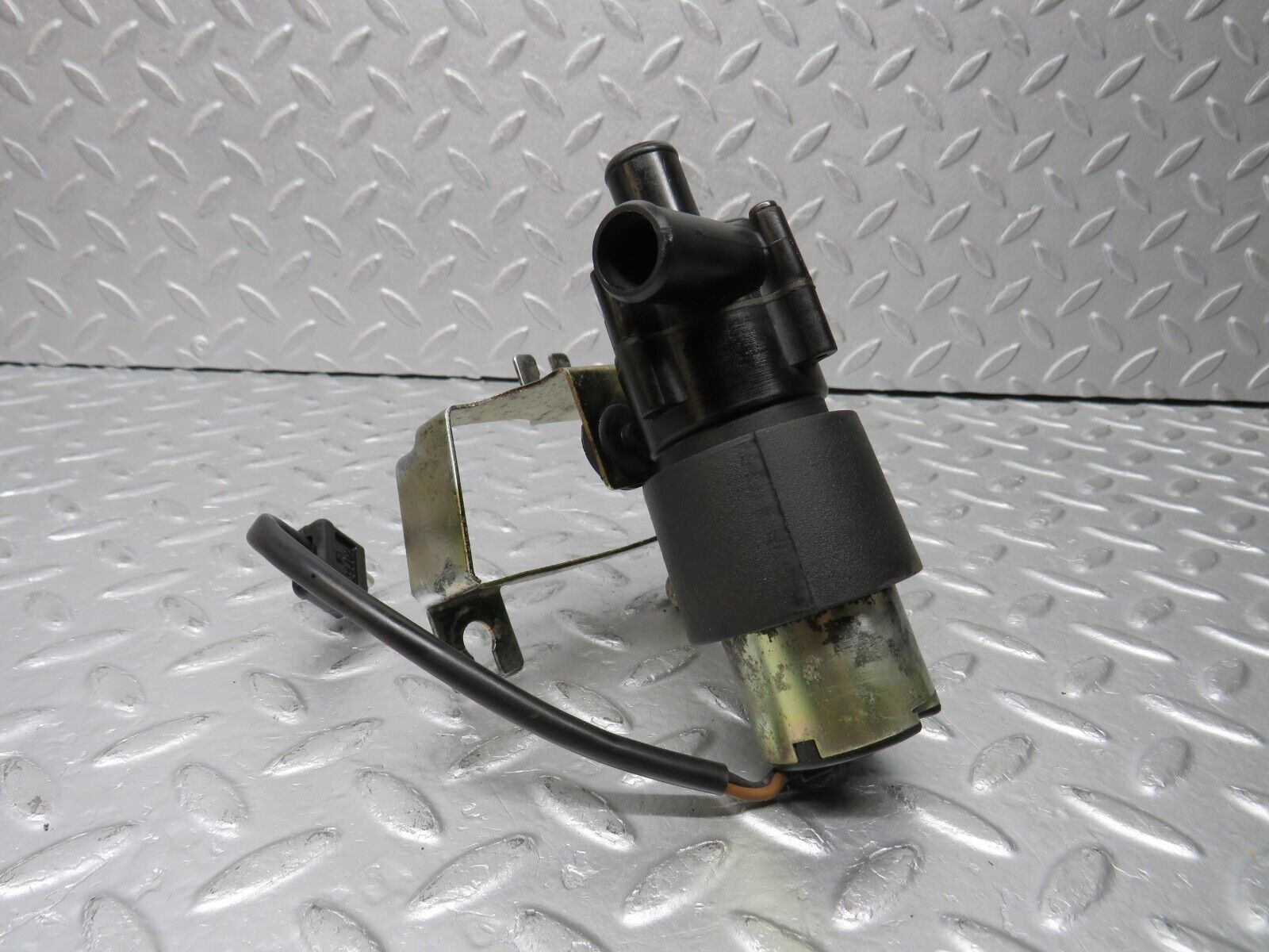 38406 Mercedes-Benz R129 280SL Coupe Heating Water Pump 0018351064