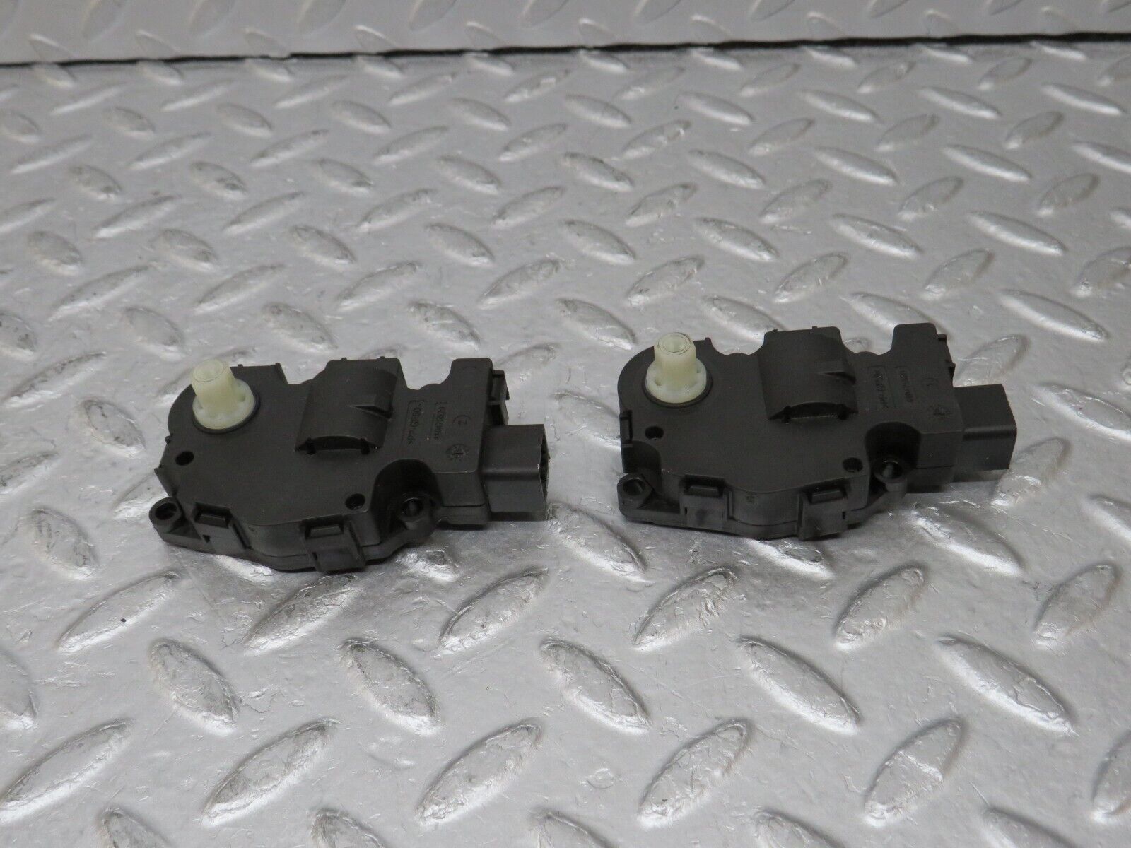 35274 Mercedes-Benz W221 Heater Actuator Motor 2x