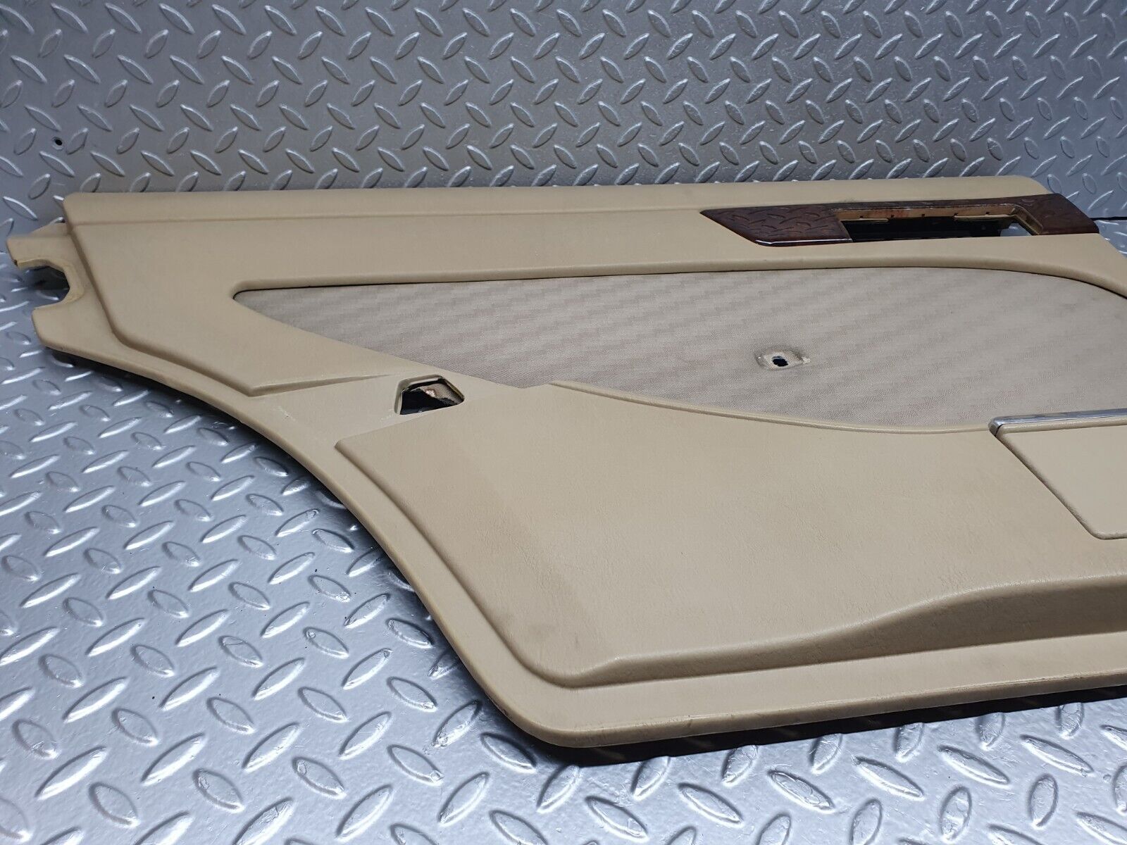 41120 Mercedes-Benz W126 300SE Rear Left Door Card Beige 1267370170