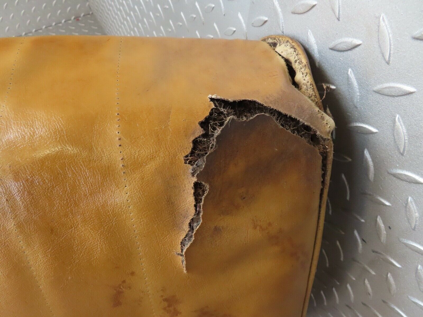 18761 Mercedes-Benz W120 W121 Ponton Front Right Seat Beige