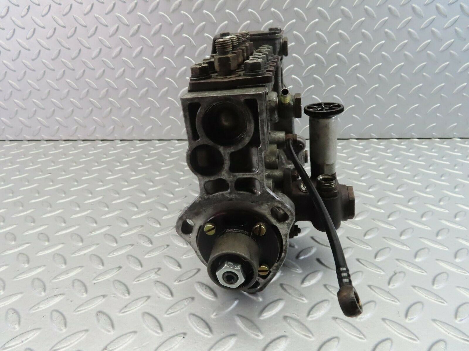 7556 Mercedes-Benz Diesel Fuel Injection Pump OM617 300D 1415115710
