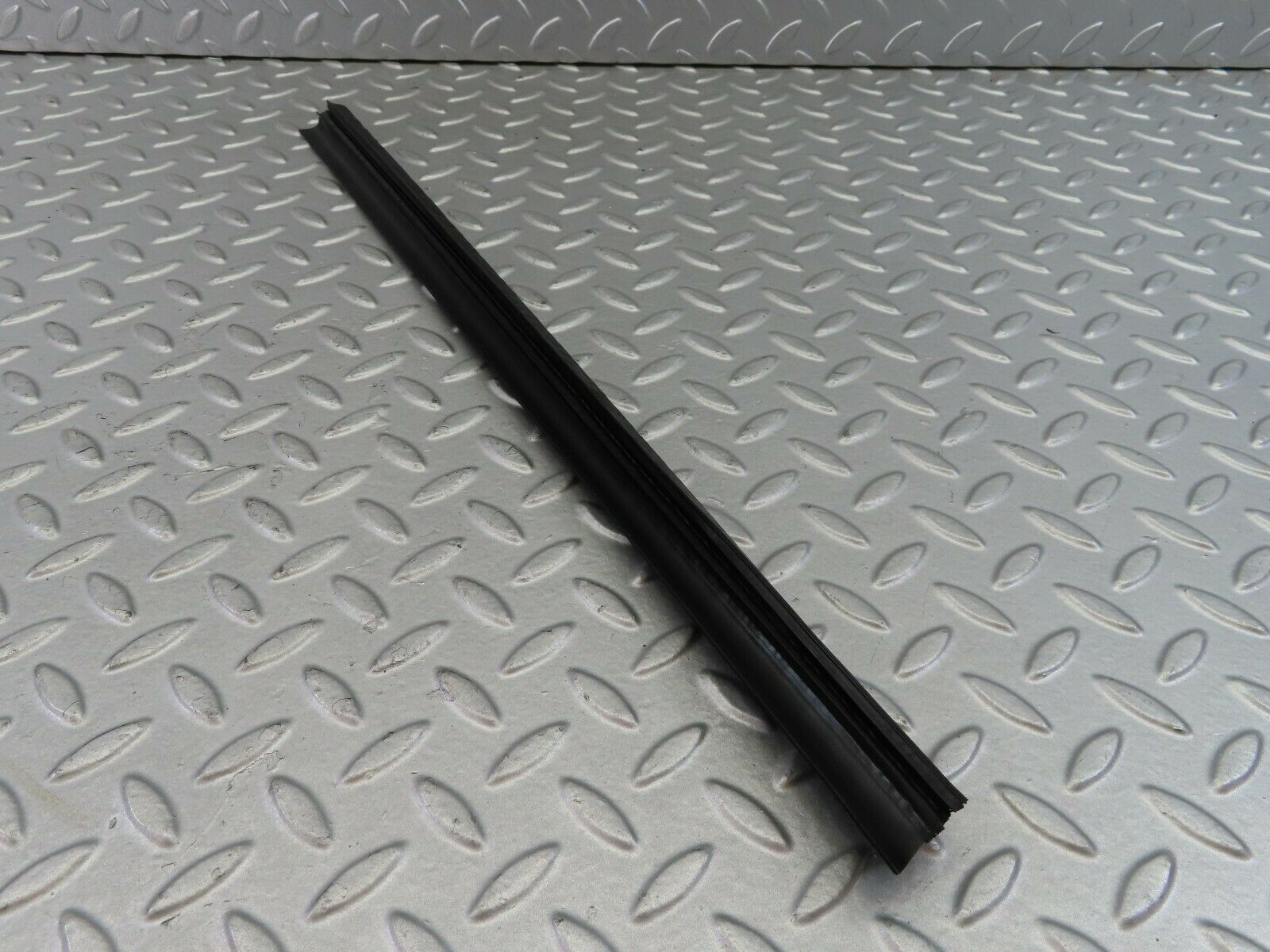 7610 Mercedes-Benz S123 230TE Wagon Inner Window Weatherstrip Seal Rear Right