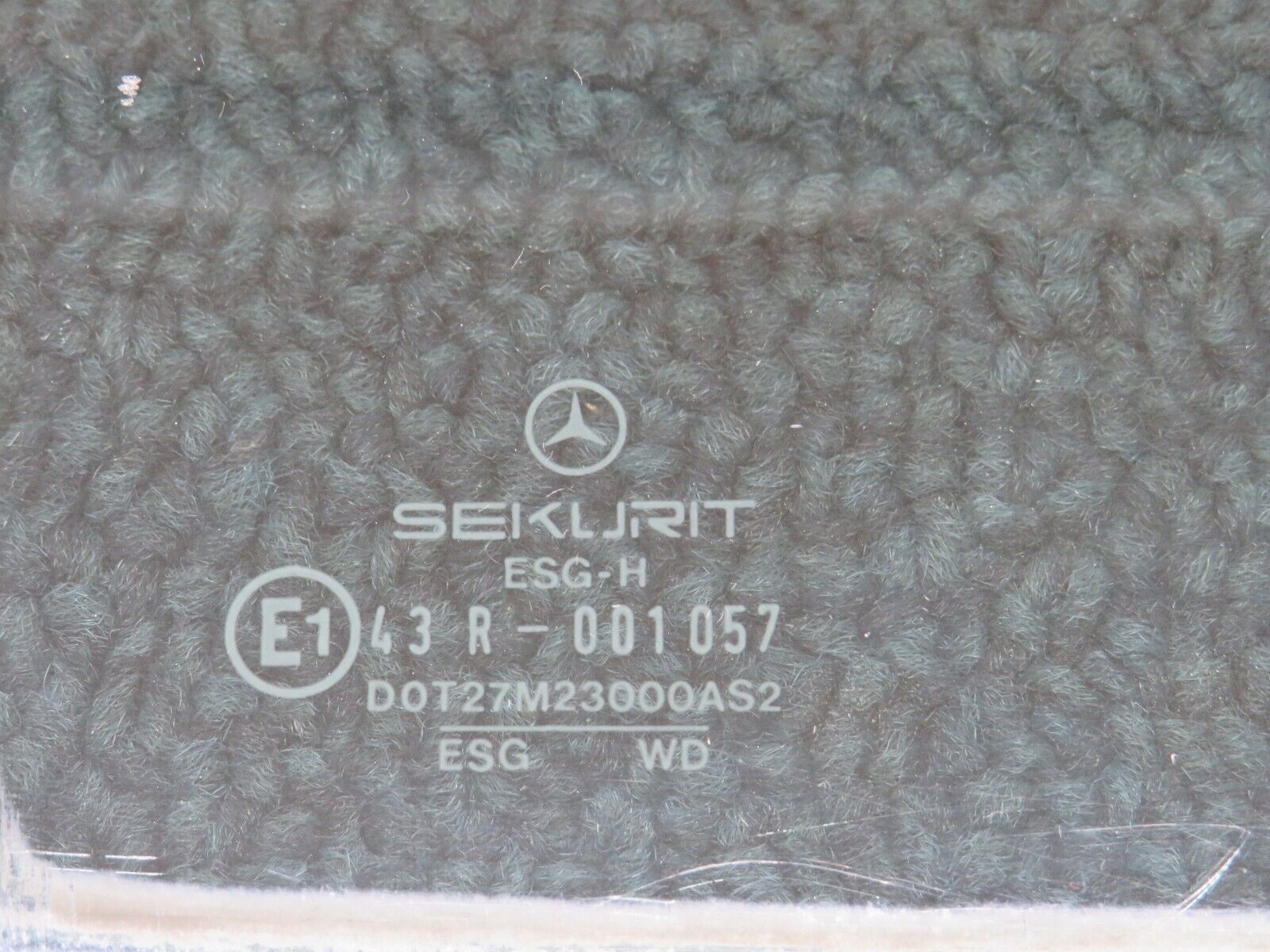 25132 Mercedes-Benz W201 190D Rear Right Door Window Glass