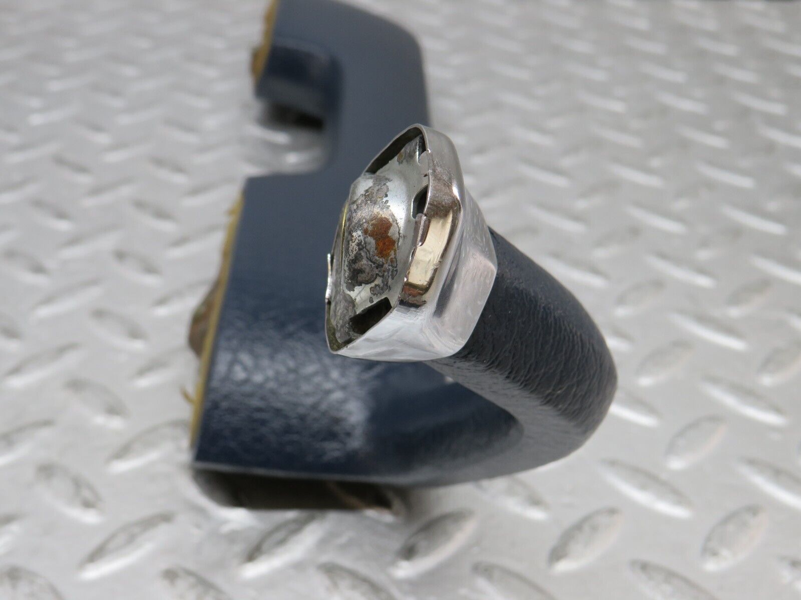 37301 Mercedes-Benz W109 300SEL Interior Door Handle Front Right Blue