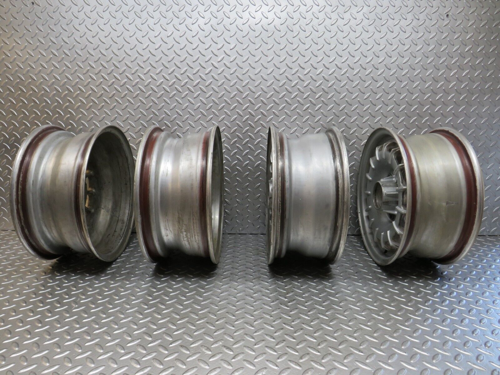 27480 Mercedes-Benz W123 Alloy Wheel Set Mexican Hat 6Jx14H2 ET30 1264001902