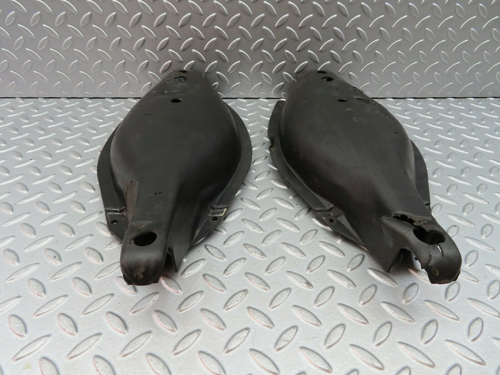 5937 Mercedes-Benz W124 230E Rear Control Arm Cover Pair 1293520188