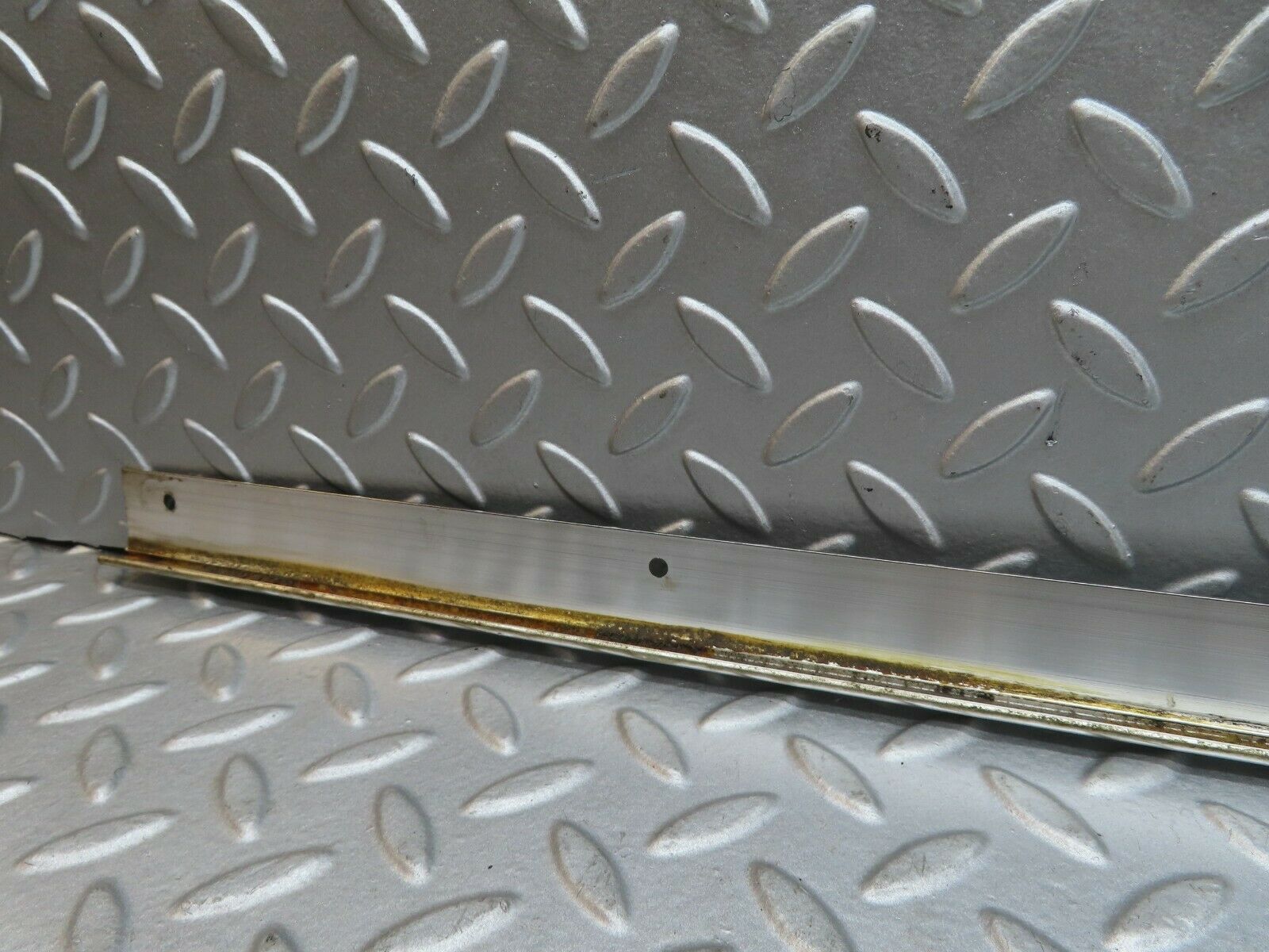 17890 Mercedes-Benz W116 450SEL Roof Chrome Moulding Trim Left Side