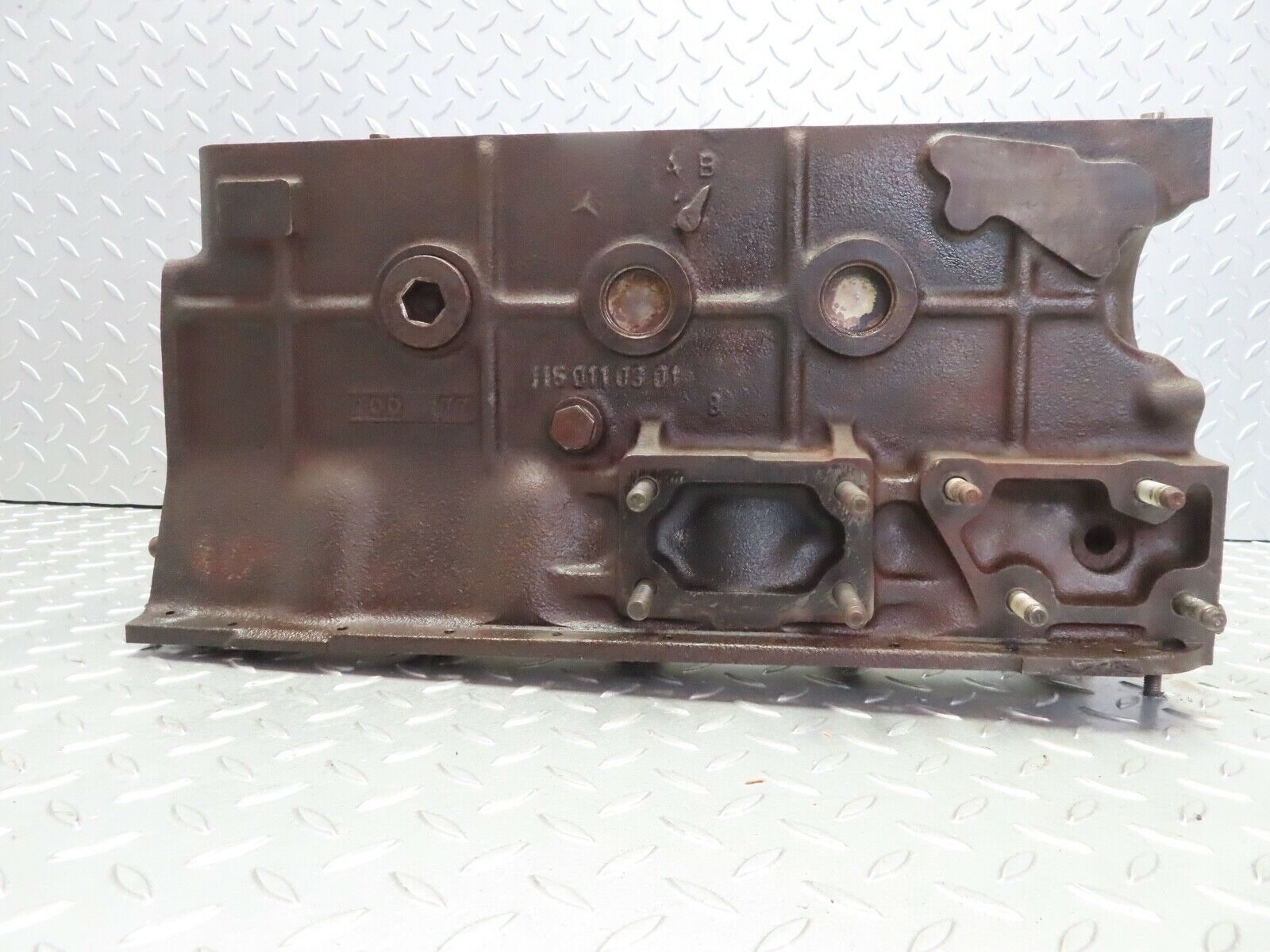 18164 Mercedes-Benz W123 200 Engine Block 1150110301 M115.938