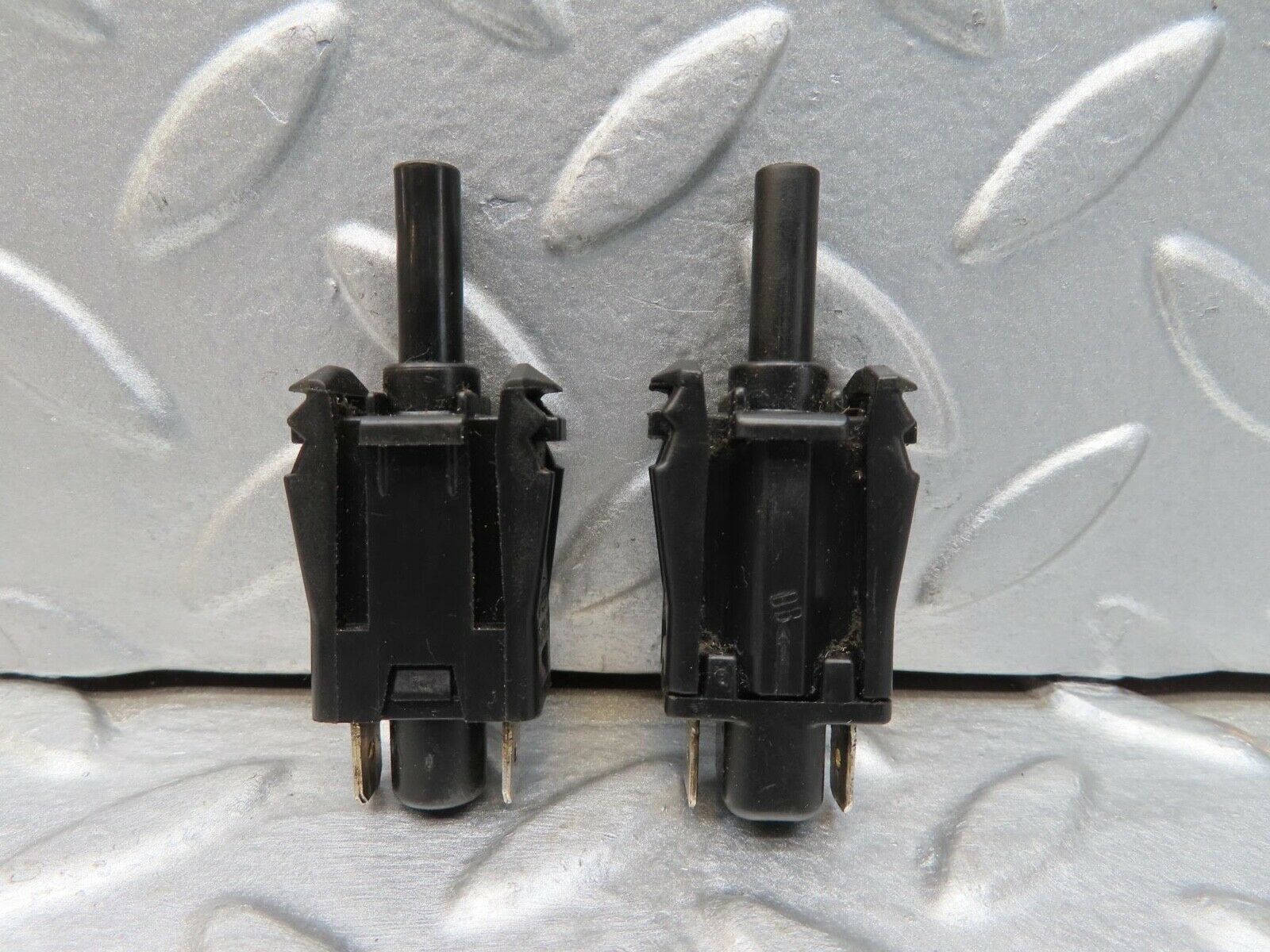 16101 Mercedes-Benz W123 280E Door Contact Switch Pair 0015458714
