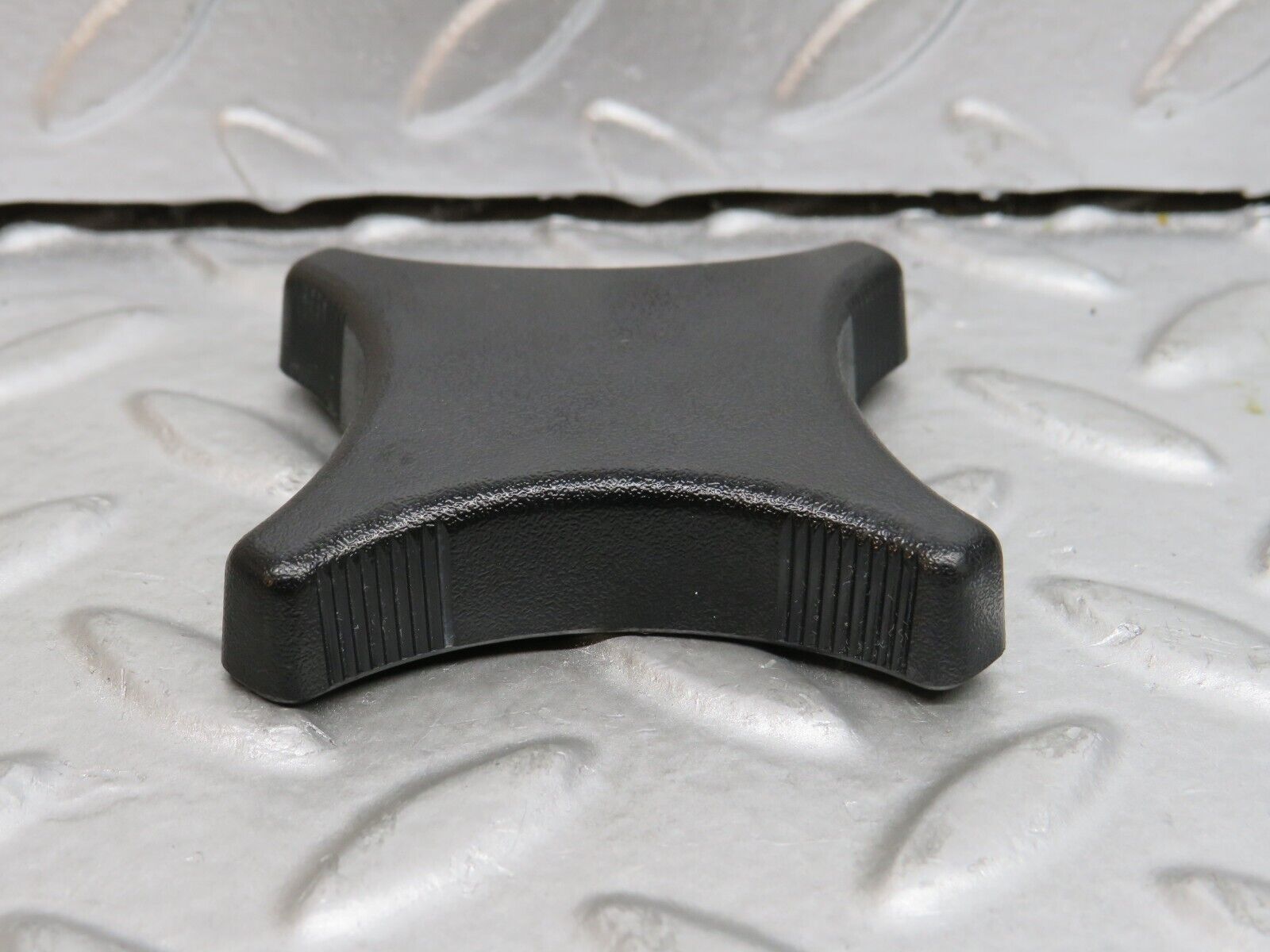 29462 Mercedes-Benz W124 230E Seat Base Adjuster Handle Knob