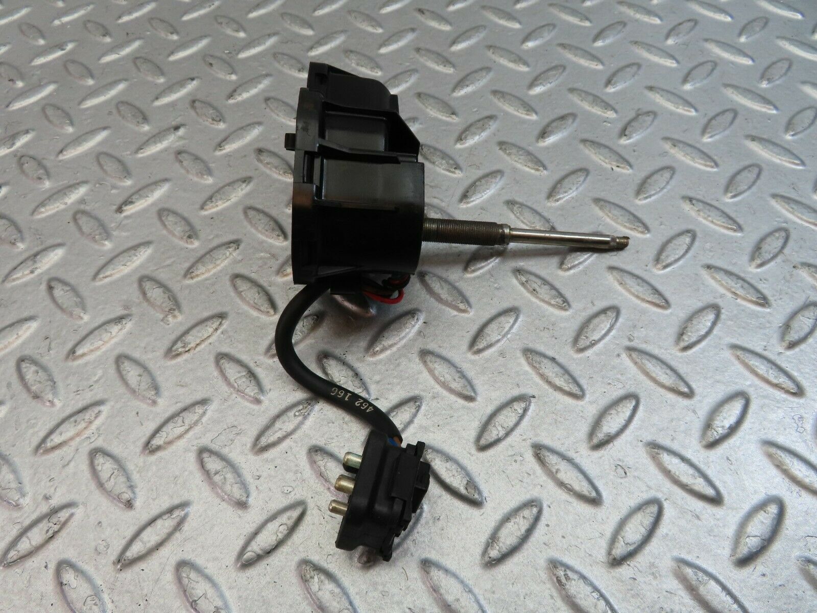 9605 Mercedes-Benz C123 280CE Coupe Headlight Wiper Motor Right 1238201342