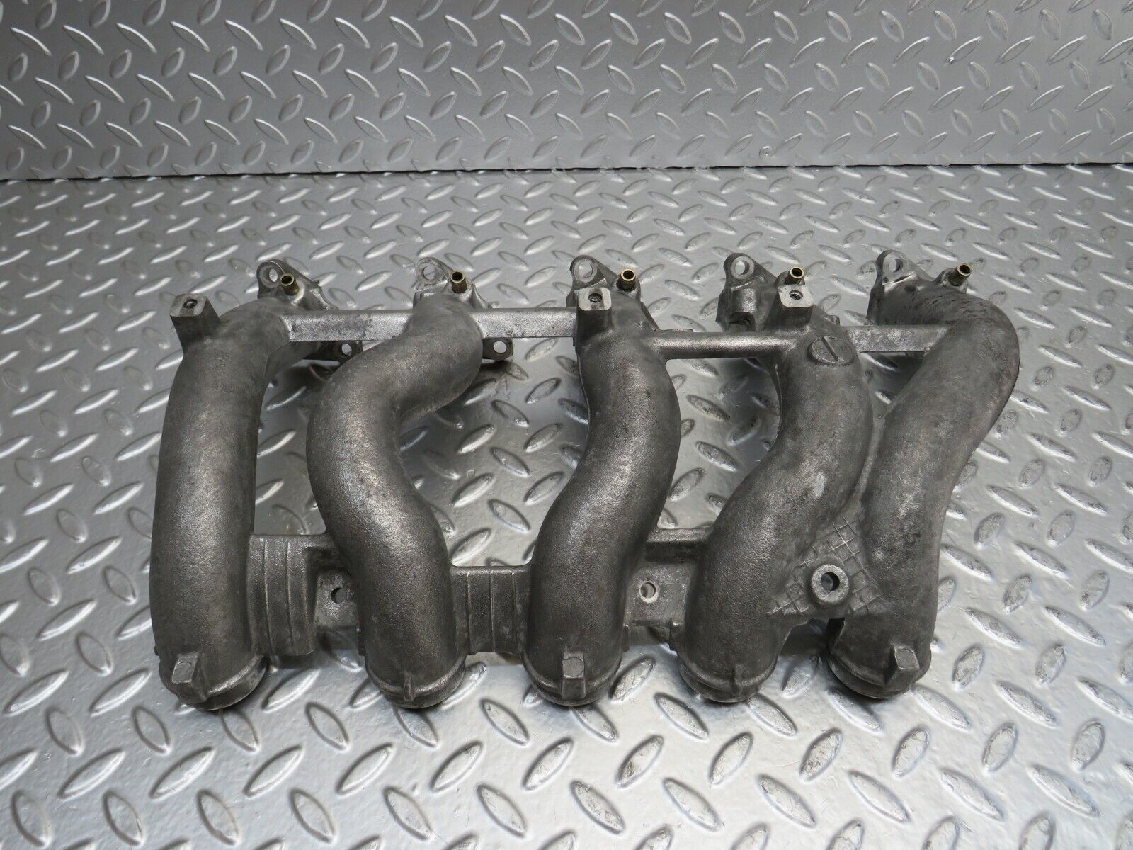 25388 Mercedes-Benz W201 190D Air Intake Manifold 6021410201