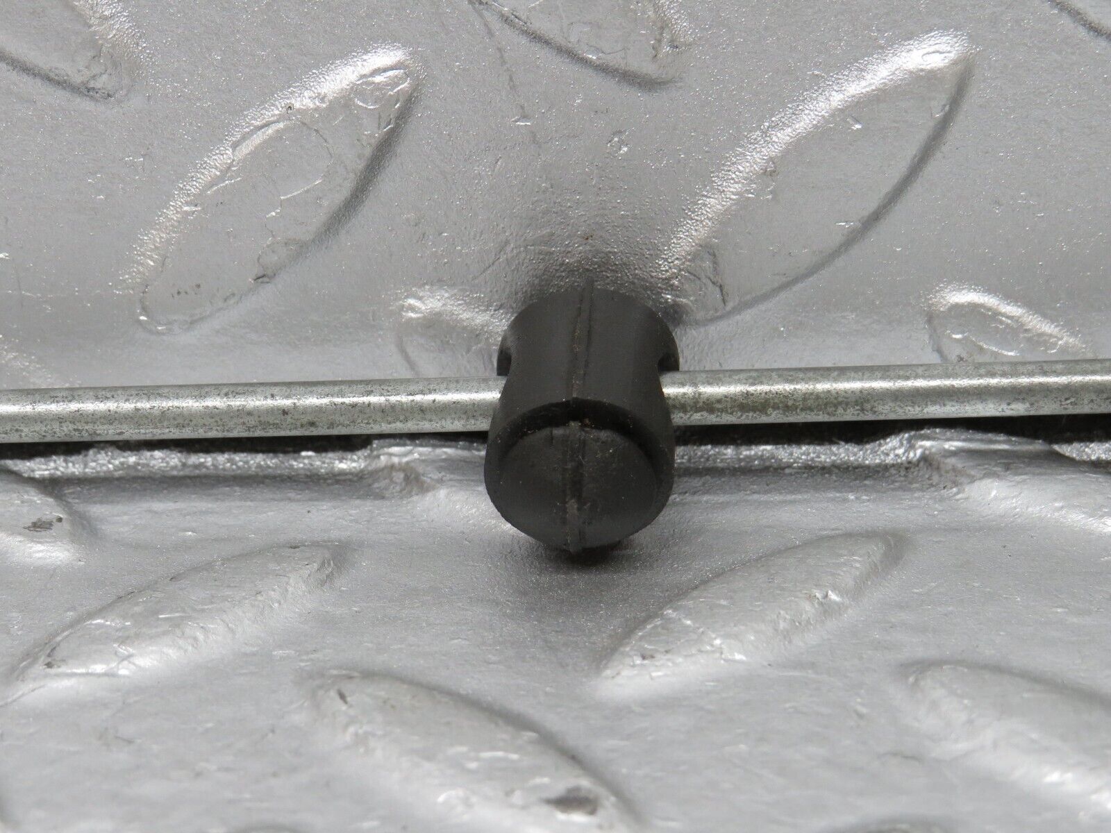 40456 Mercedes-Benz W110 230 Front Door Lock Control Bar