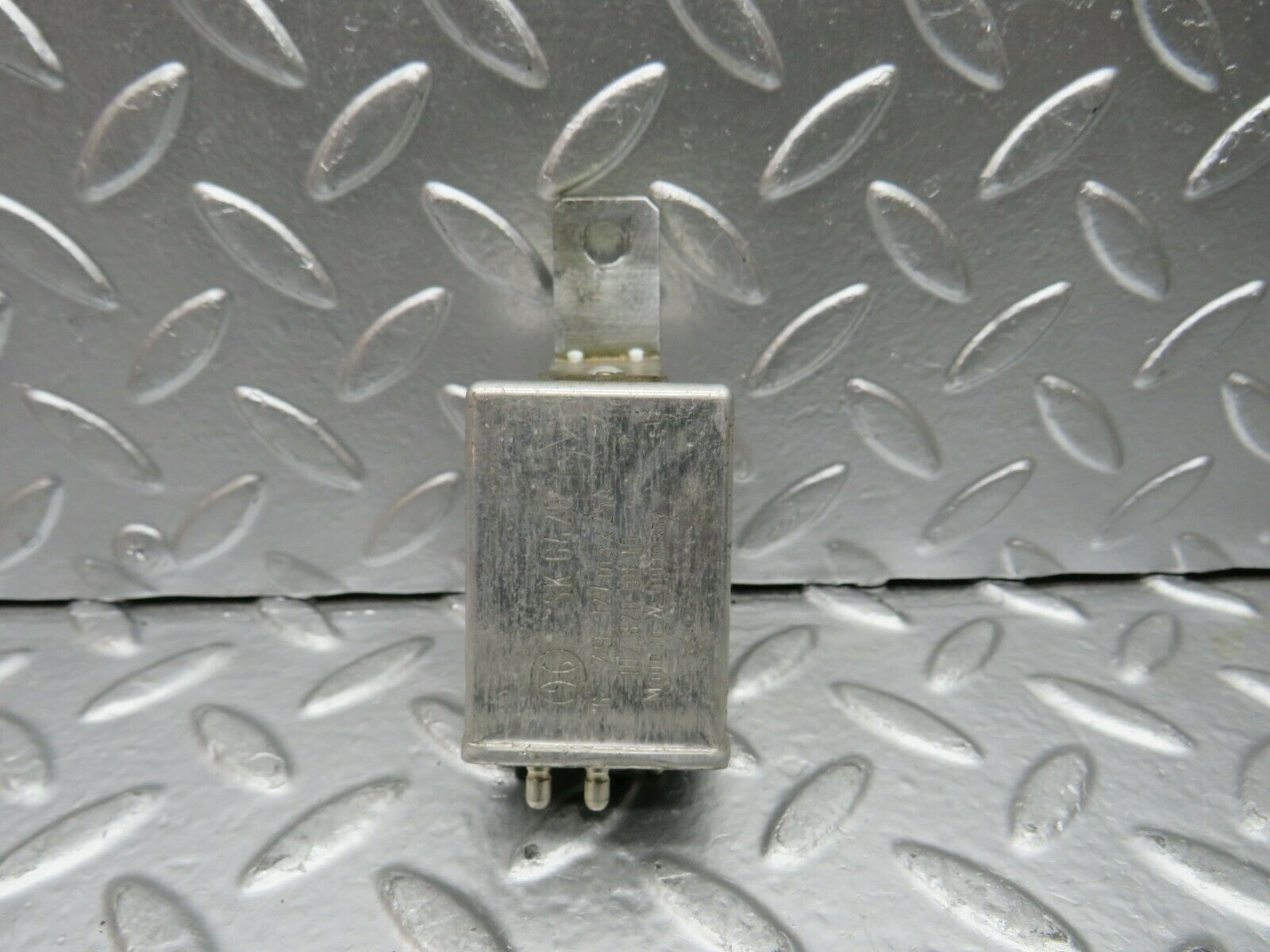 22726 Mercedes-Benz C107 450SLC Coupe Rear Heated Window Relay 1078200010