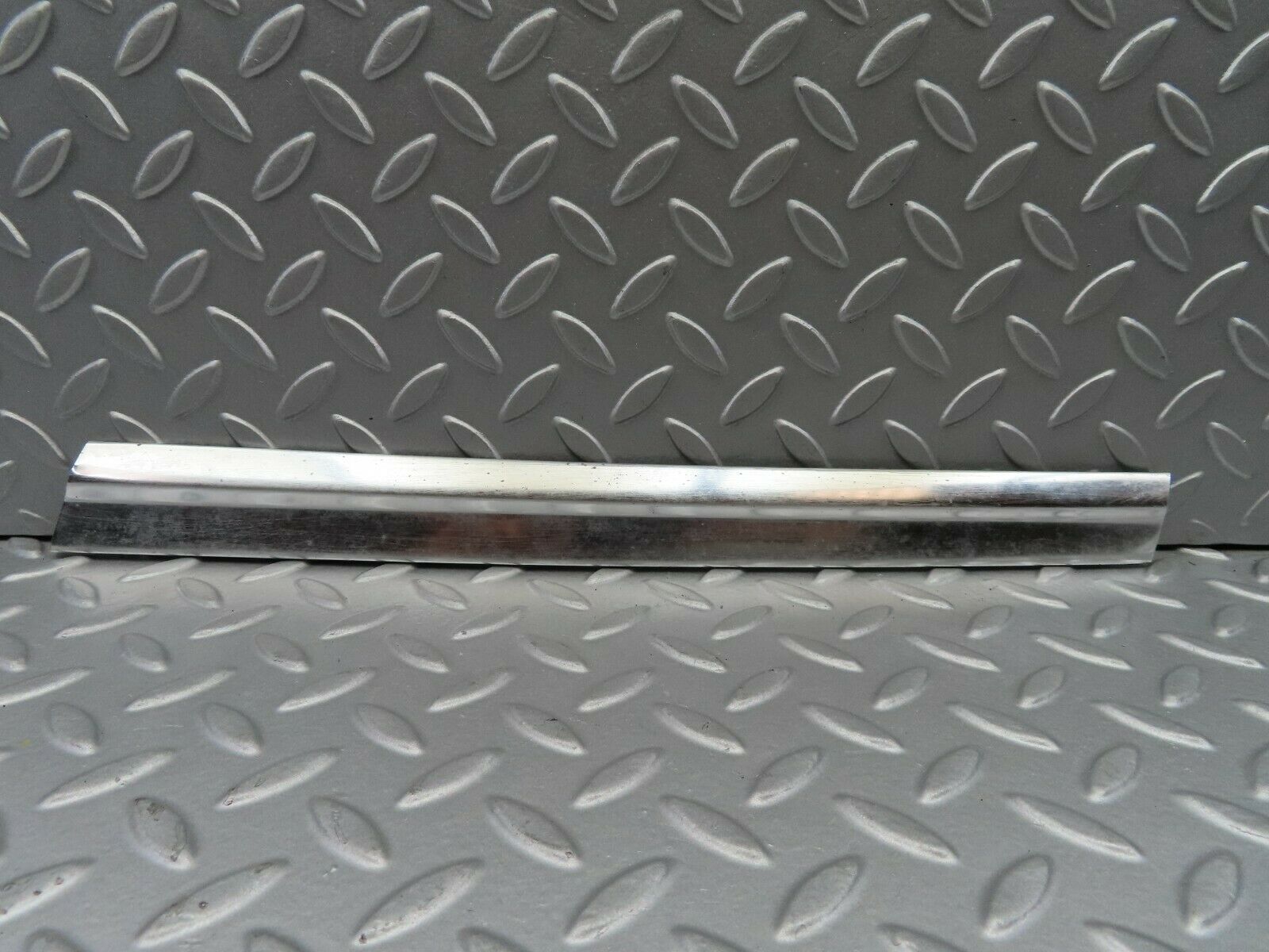 6894 Mercedes-Benz C107 350SLC Coupe Rear Right Window Chrome