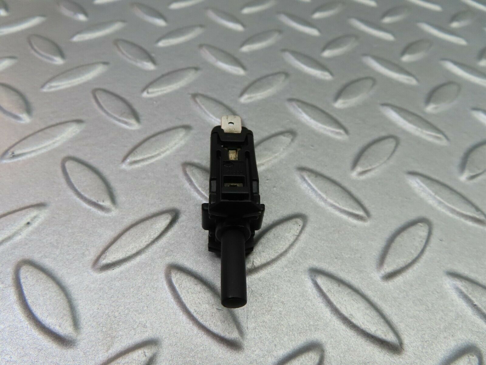 6101 Mercedes-Benz W126 380SE Door Contact Switch 0015458714