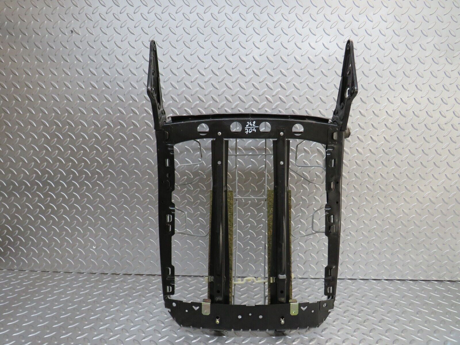 25395 Mercedes-Benz W201 190D Front Right Seat Backrest 11003340