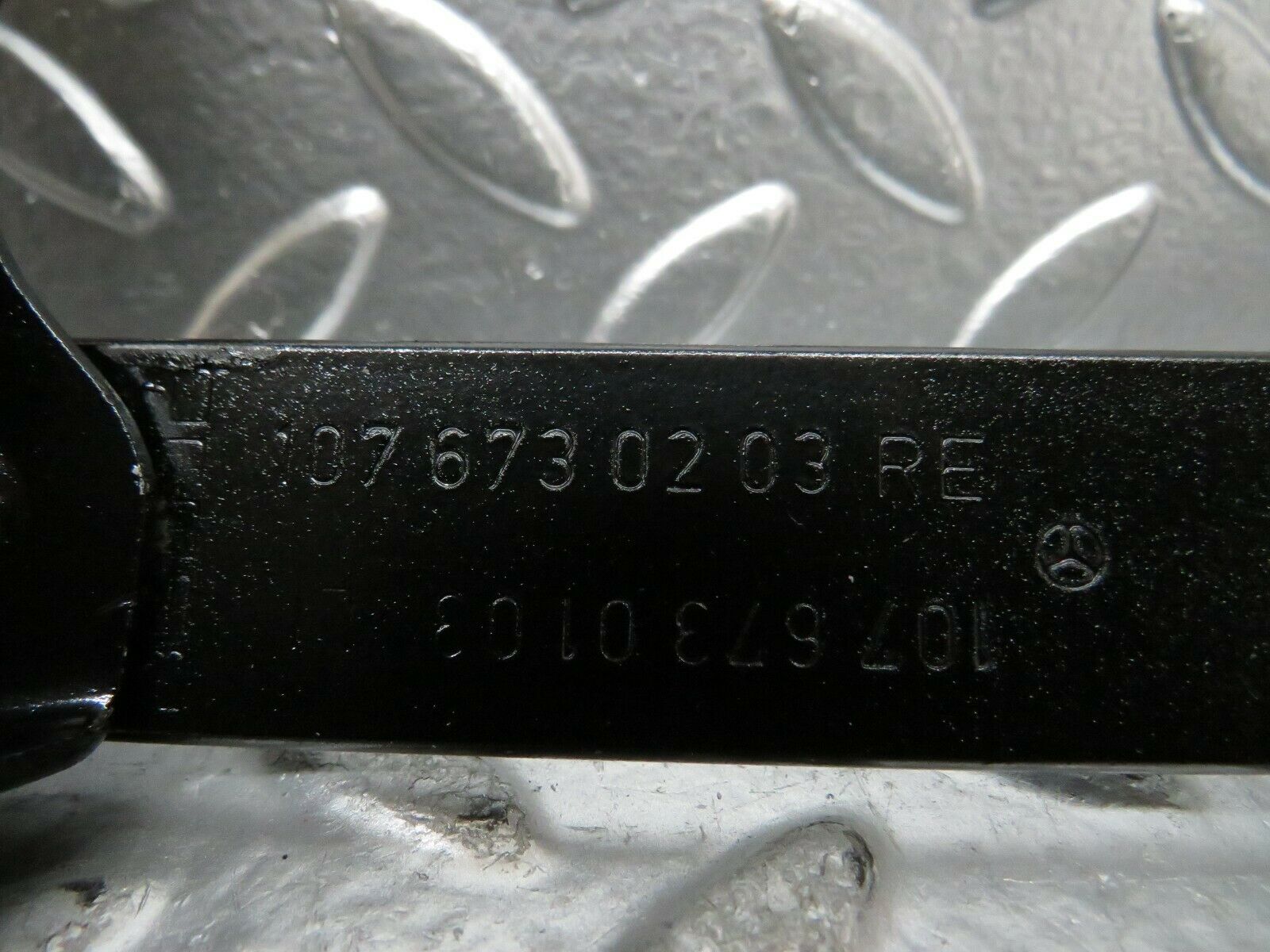 23821 Mercedes-Benz C107 450SLC Rear Right Manual Window Regulator 1076730203