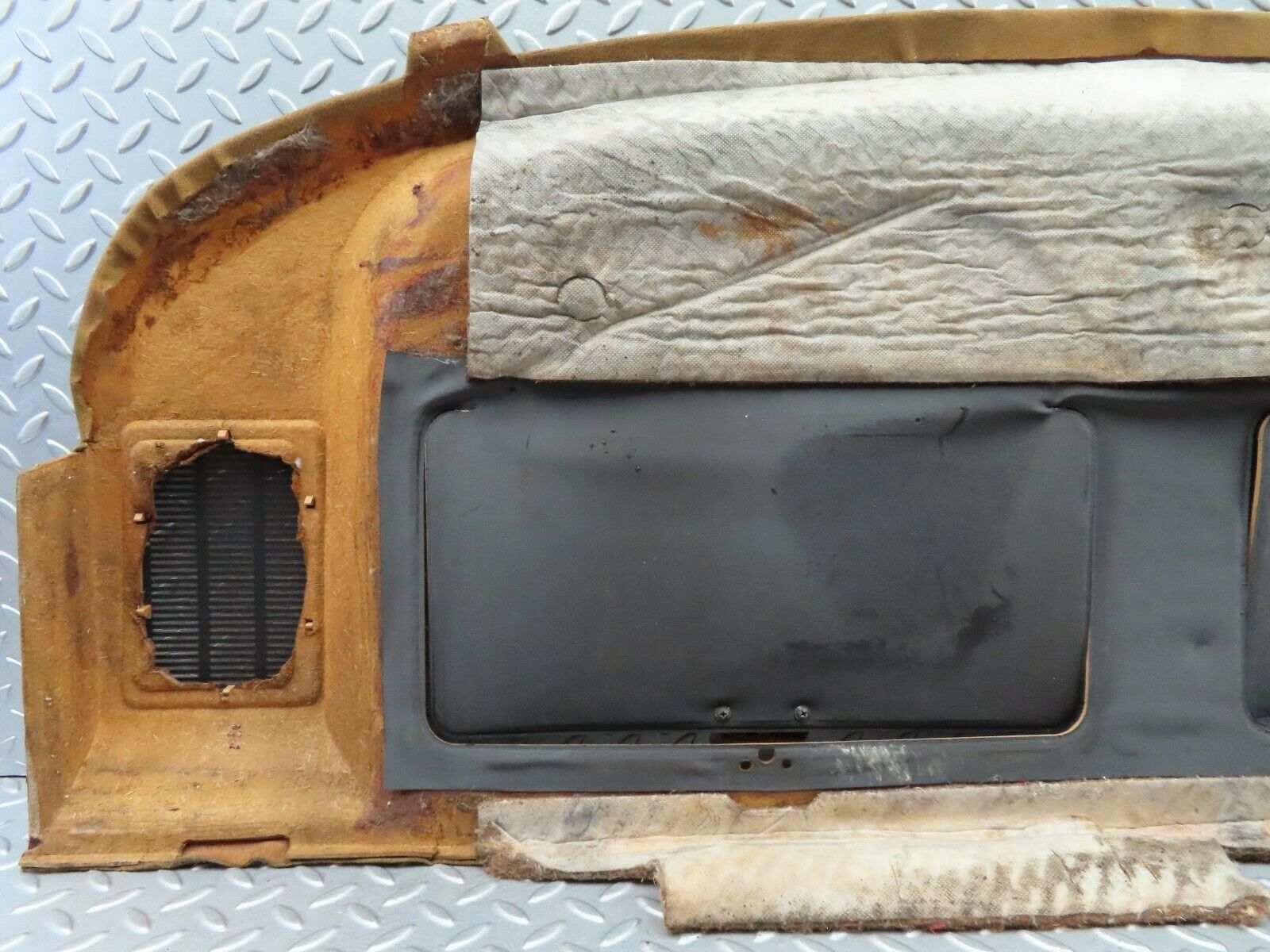6326 Mercedes-Benz W126 380SE Rear Parcel Shelf