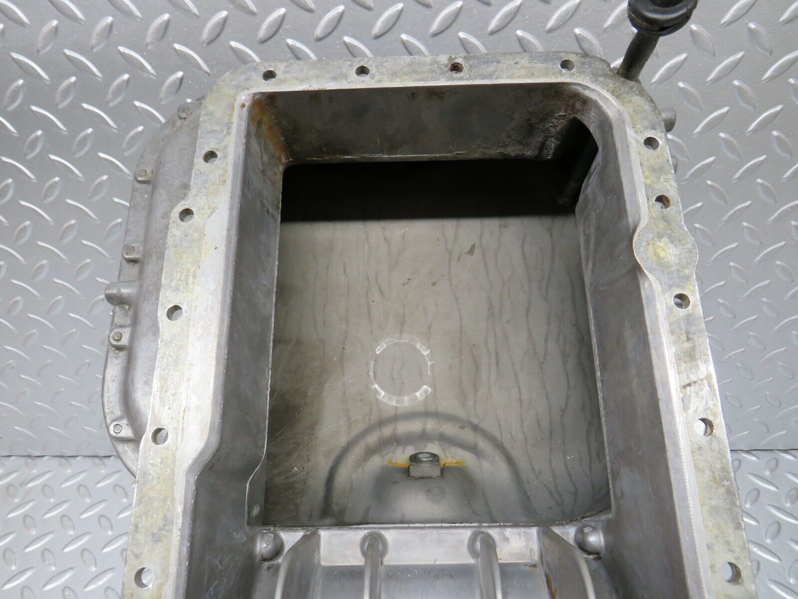 34530 Mercedes-Benz C126 380SEC Coupe Oil Pan Oil Sump 1170140002