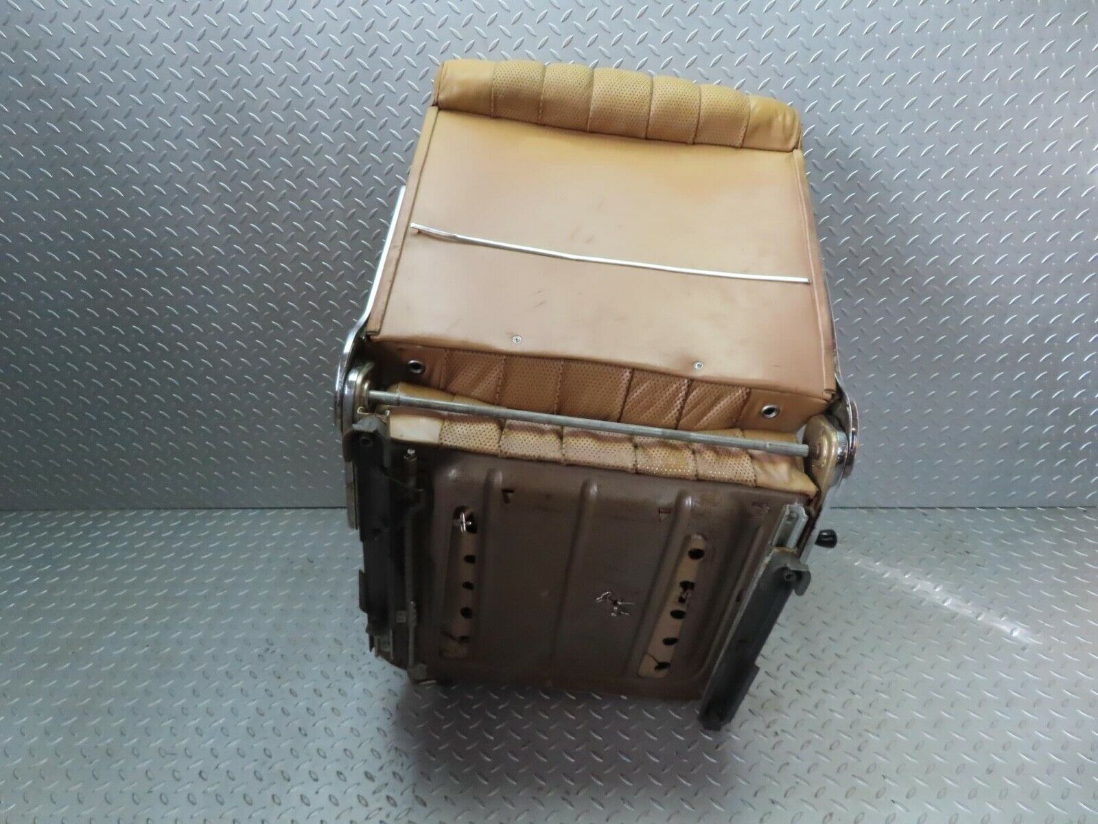 12841 Mercedes-Benz W111 220SE Front Right Passenger Seat Caramel