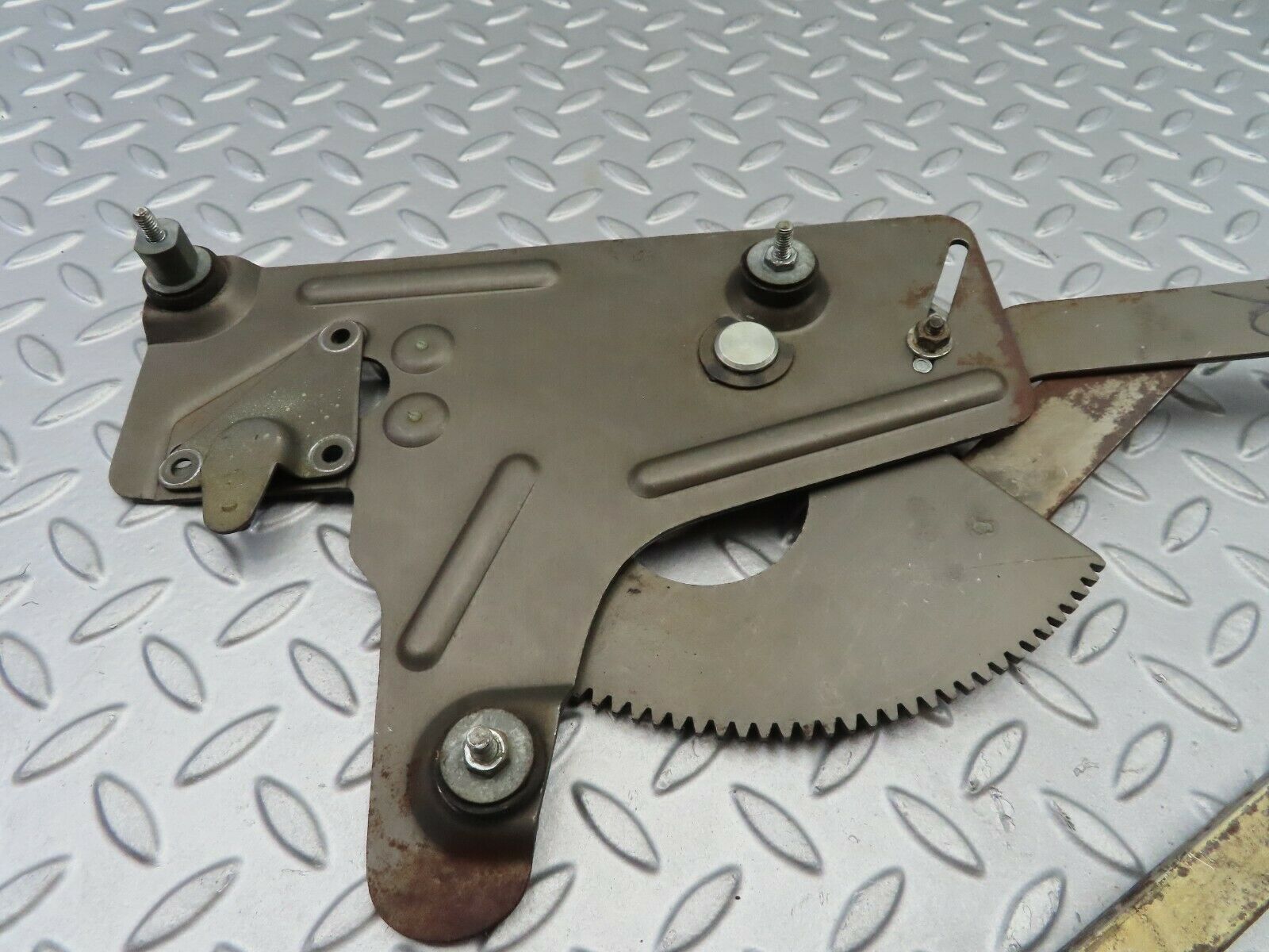 7172 Mercedes-Benz C107 350SLC Coupe Rear Right Power Window Regulator