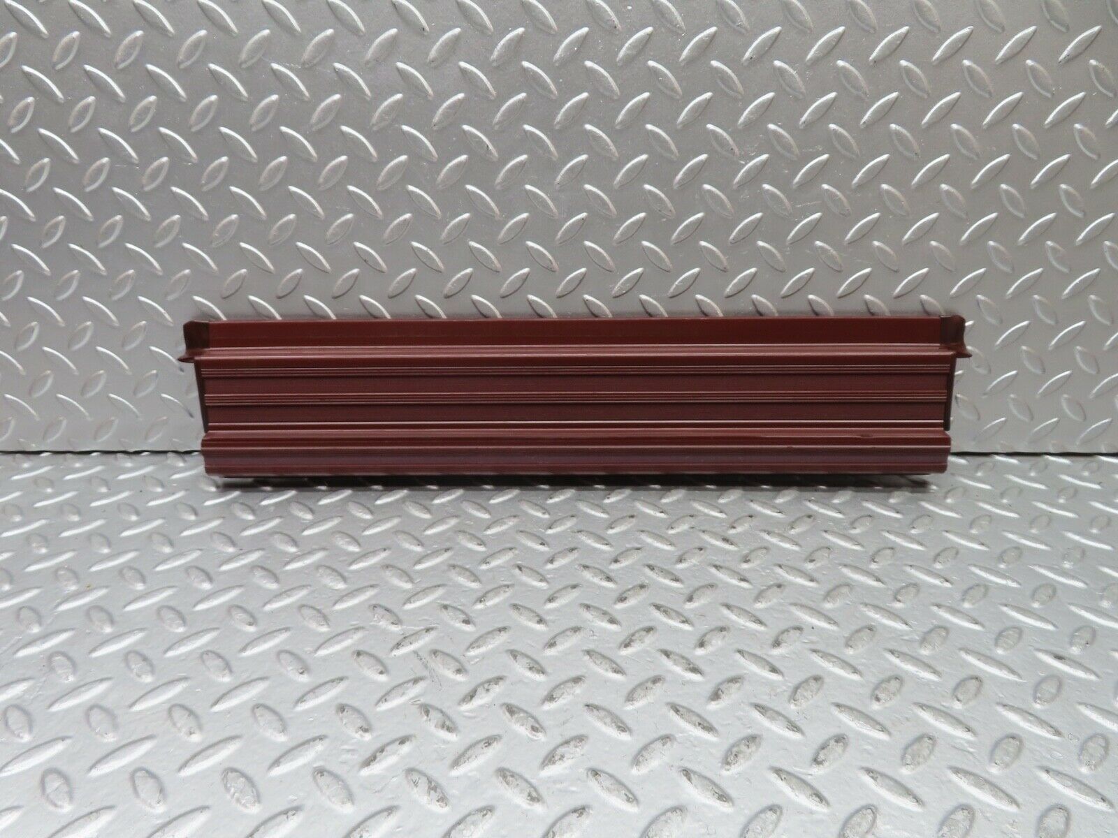 21478 Mercedes-Benz W126 300SE Rear Left Door Sill Cover Burgundy Red