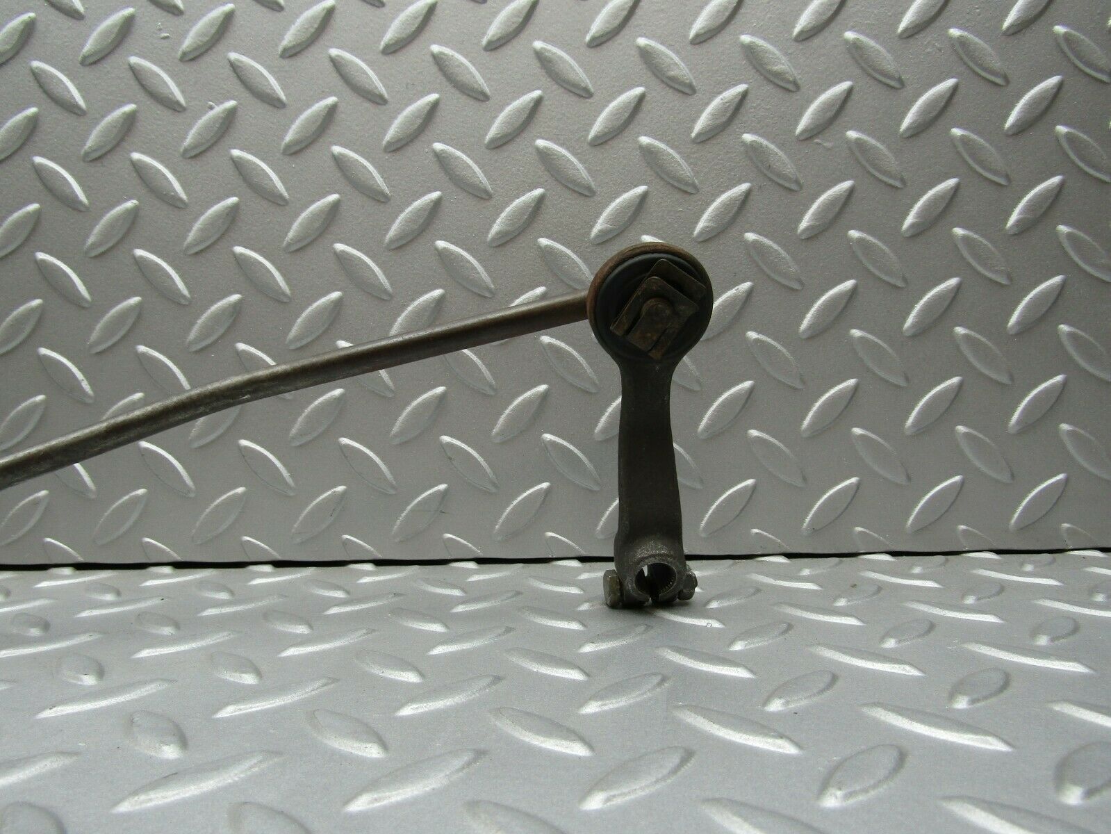 3295 Mercedes-Benz W115 220D Manual Gear Shift Linkage 1-2 0009920510