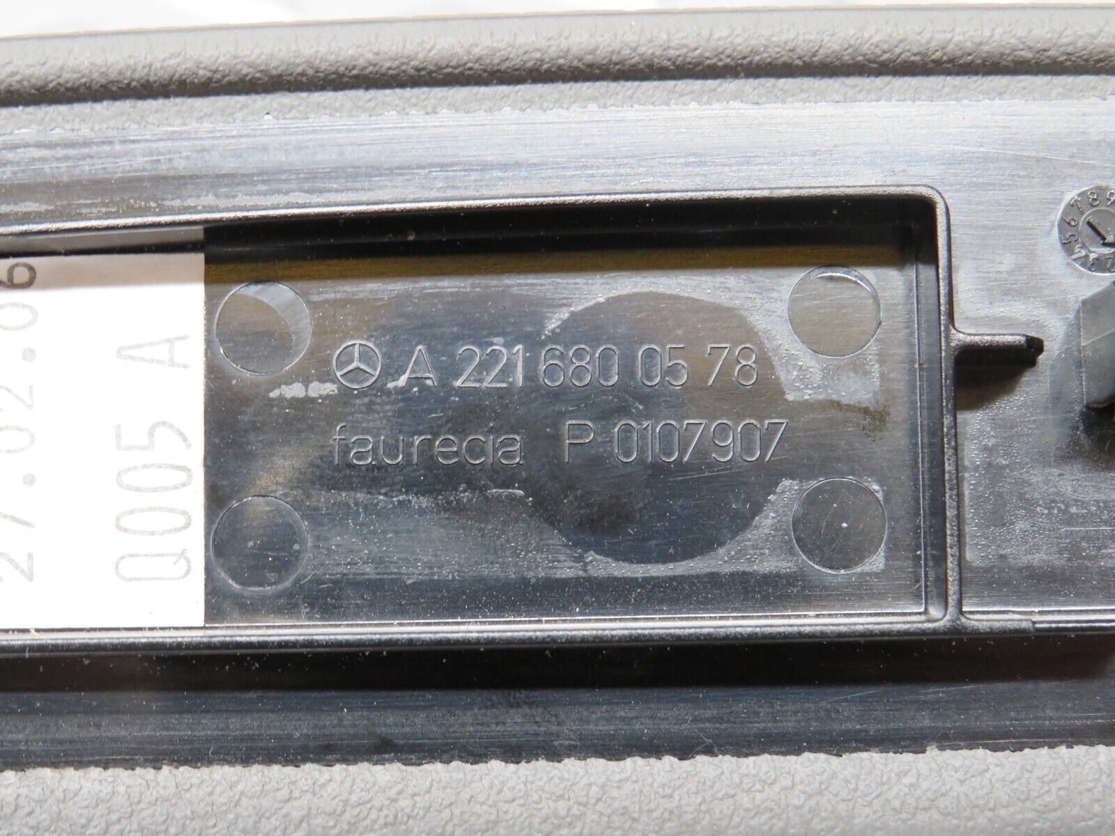 35159 Mercedes-Benz W221 CD Player Lower Cover Panel 2216800578