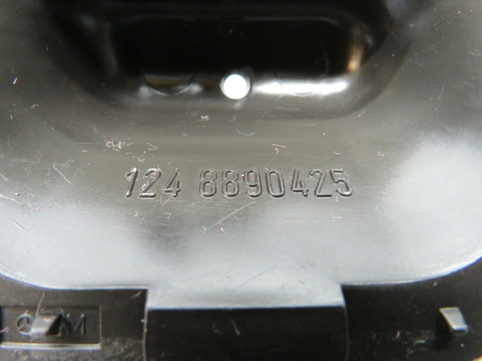 22624 Mercedes-Benz C124 E220 Washer Nozzle Cover Pair 1248890325 1248890425