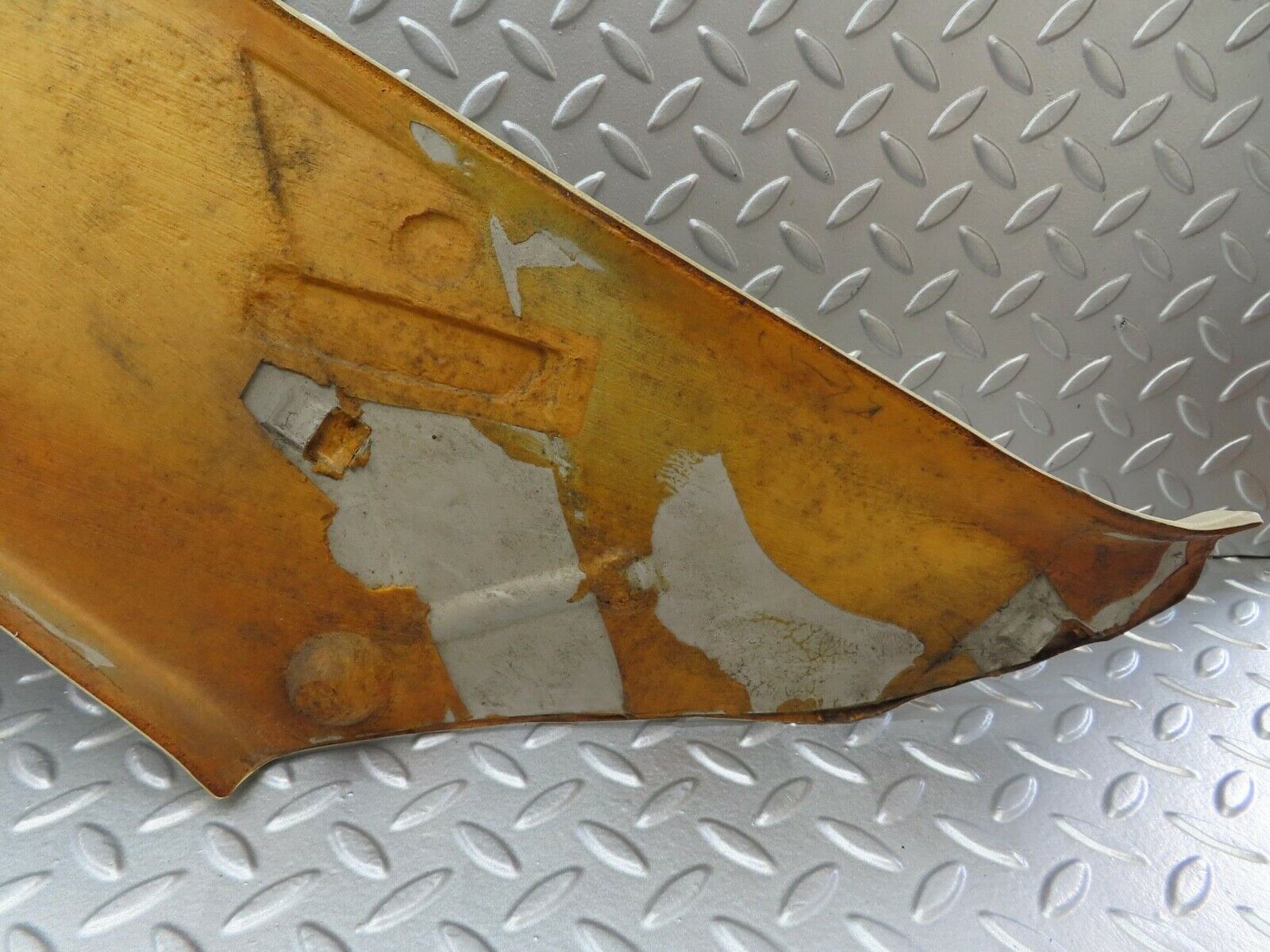 13944 Mercedes-Benz C107 280SLC C Pillar Cover Left Side Cream