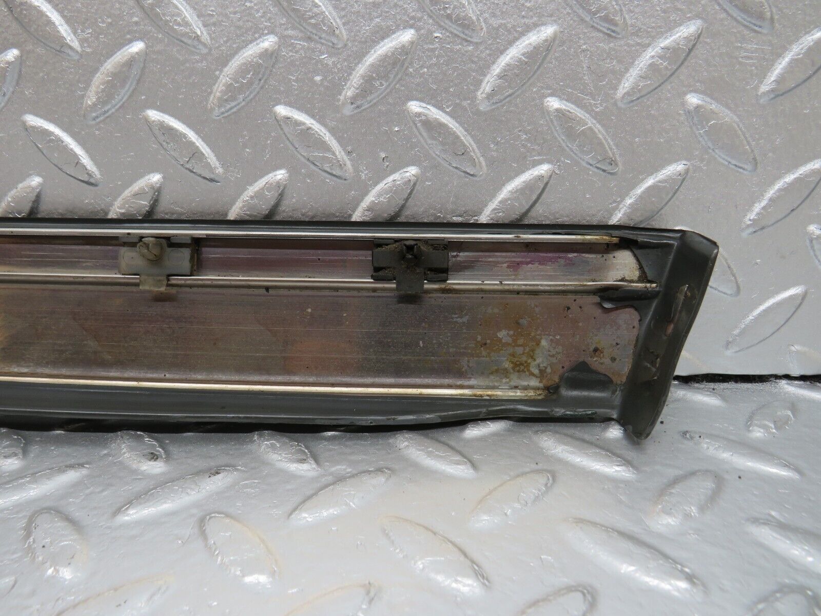 33995 Mercedes-Benz W124 260E Front Left Fender Wing Lower Moulding Trim