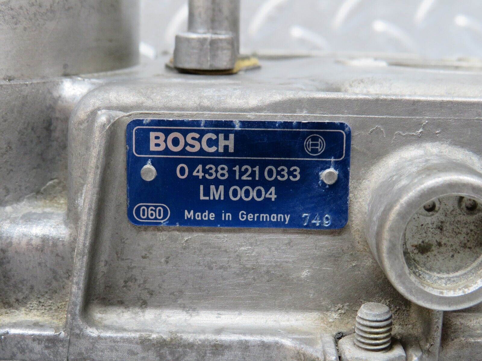 34153 Mercedes-Benz W124 260E Air Flow Mass Meter Sensor Bosch 1031410090