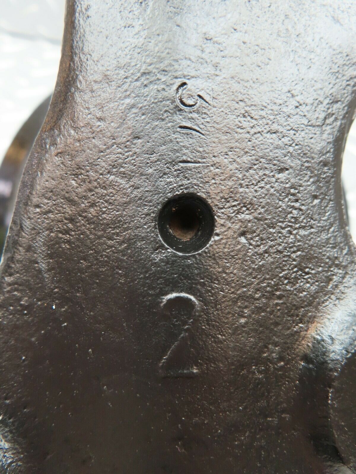 3428 Mercedes-Benz W115 220D Front Right Wheel Hub