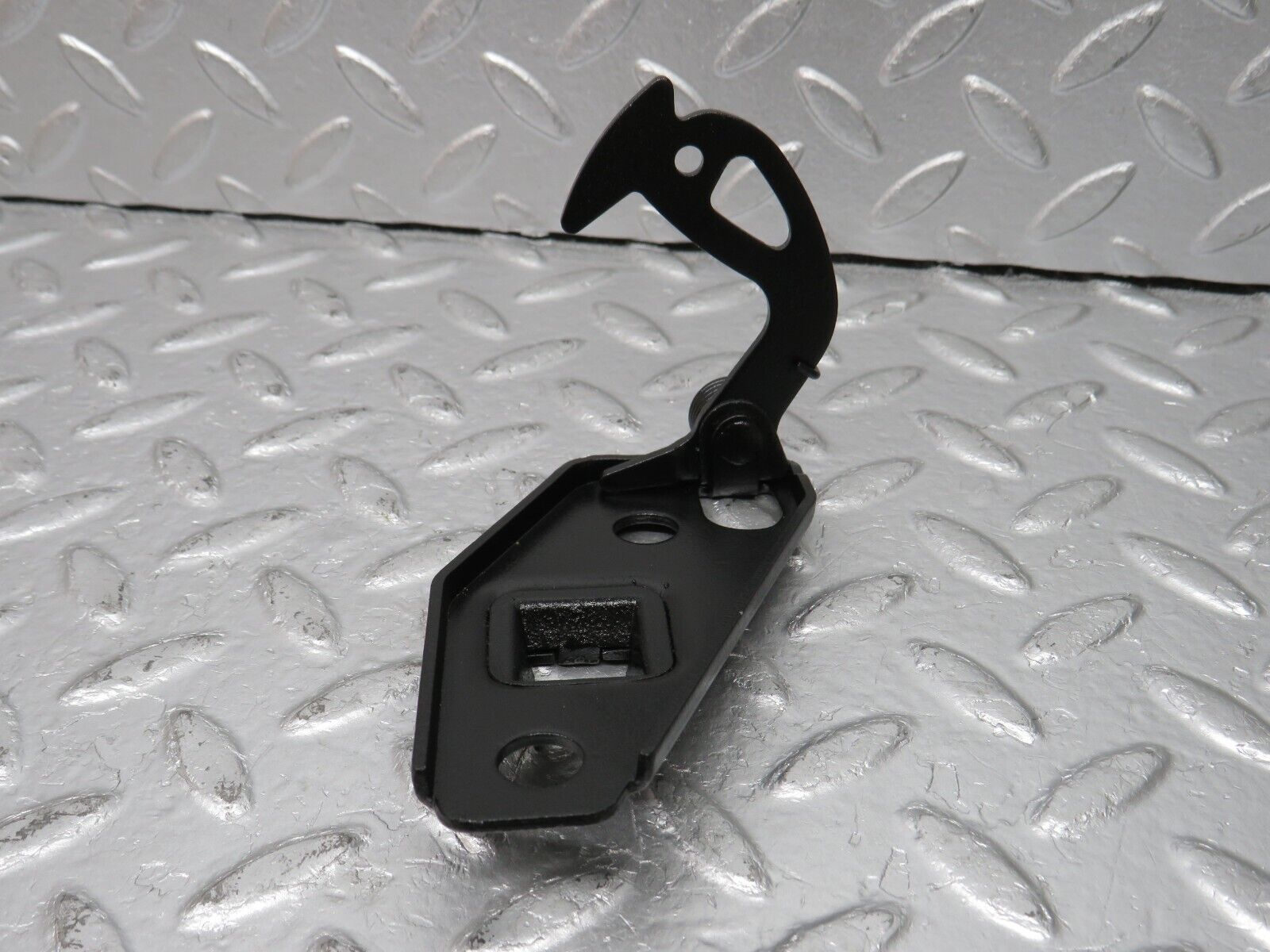 33788 Mercedes-Benz W201 190E 2.0L Bonnet Safety Latch 2018800560